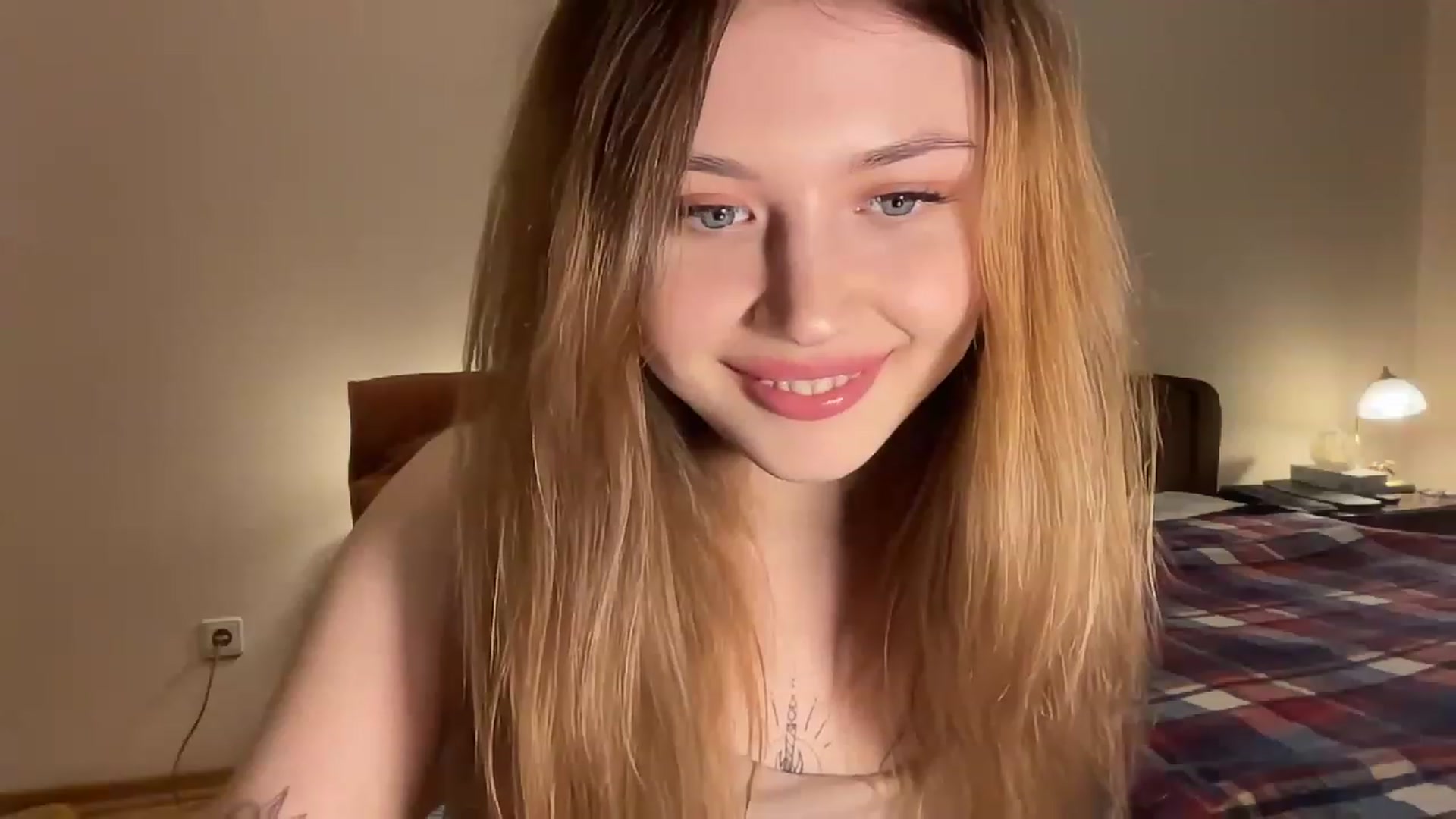 Gallery image thumbnail from Cassiopeeia's myfreecams stream on, 12/03/2022, 19:12 image 9 of 20