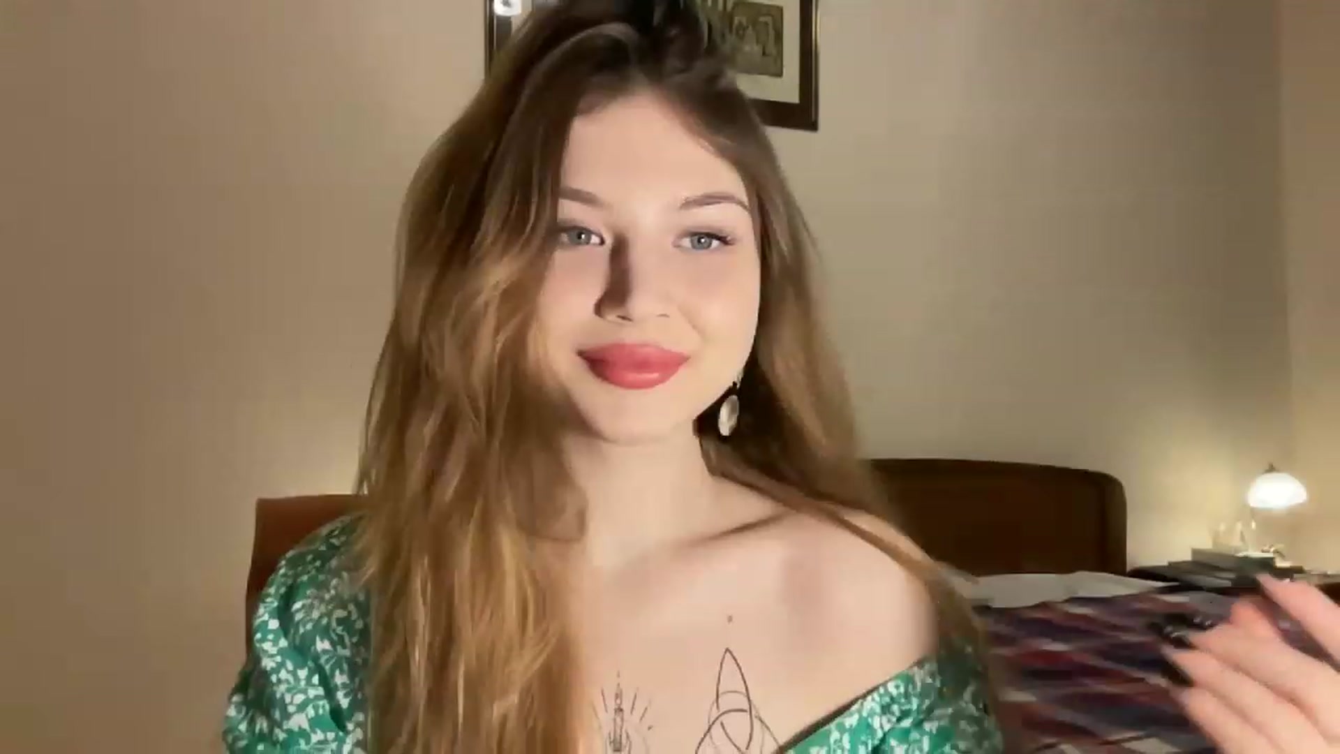 Gallery image thumbnail from Cassiopeeia's myfreecams stream on, 12/04/2022, 19:06 image 2 of 20