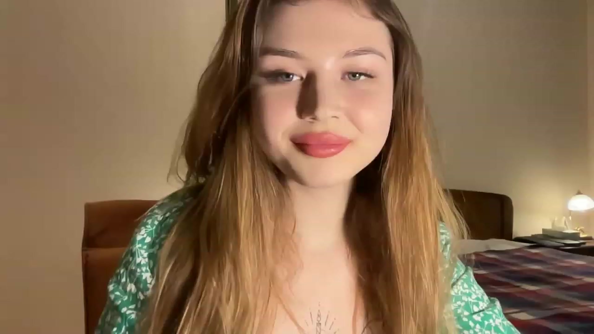 Gallery image thumbnail from Cassiopeeia's myfreecams stream on, 12/04/2022, 19:06 image 19 of 20