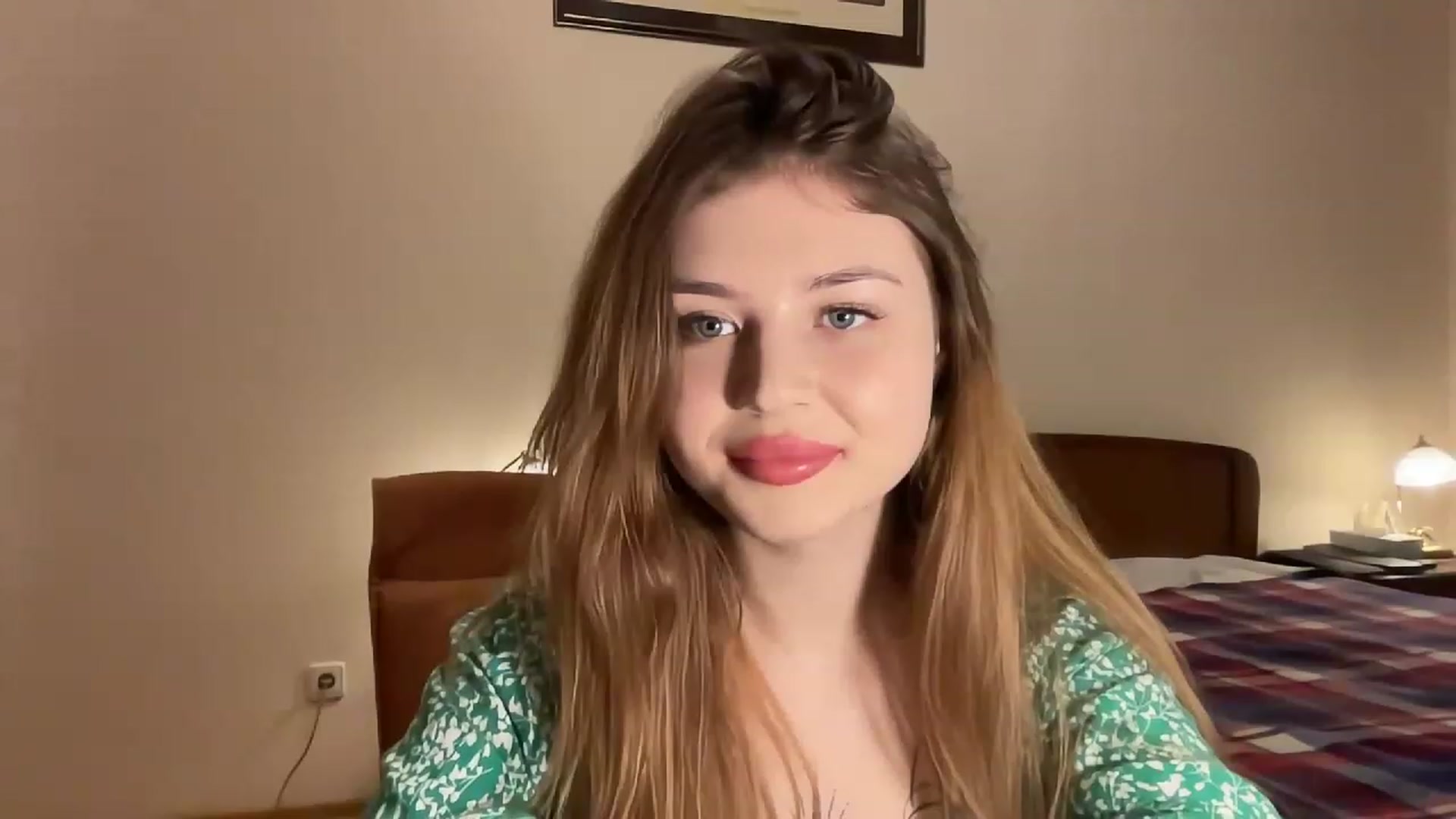 Gallery image thumbnail from Cassiopeeia's myfreecams stream on, 12/04/2022, 19:35 image 17 of 20