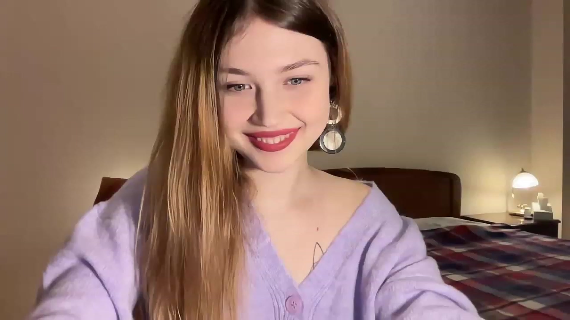 Gallery image thumbnail from Cassiopeeia's myfreecams stream on, 12/08/2022, 19:13 image 2 of 20