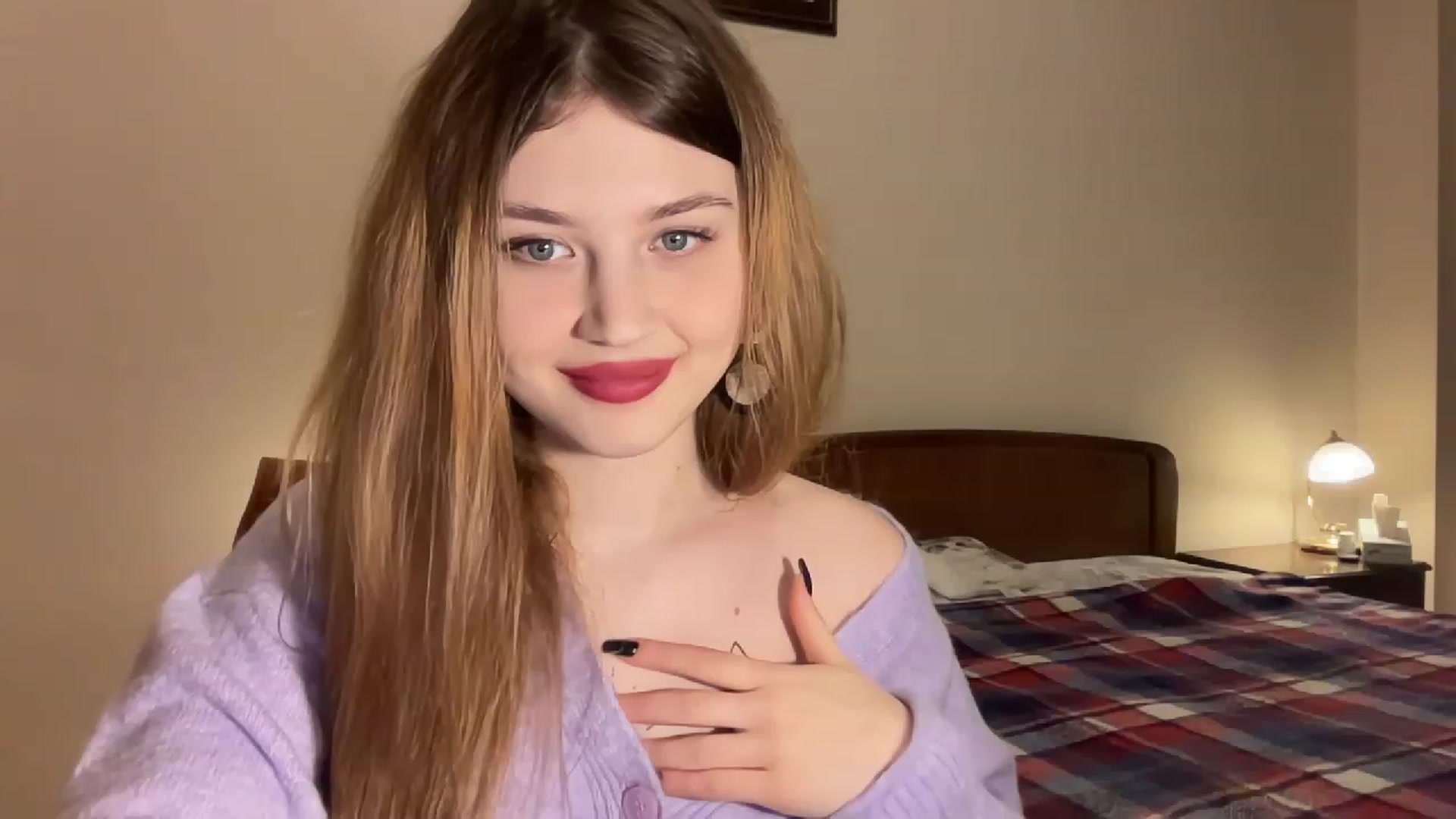 Gallery image thumbnail from Cassiopeeia's myfreecams stream on, 12/08/2022, 19:13 image 10 of 20