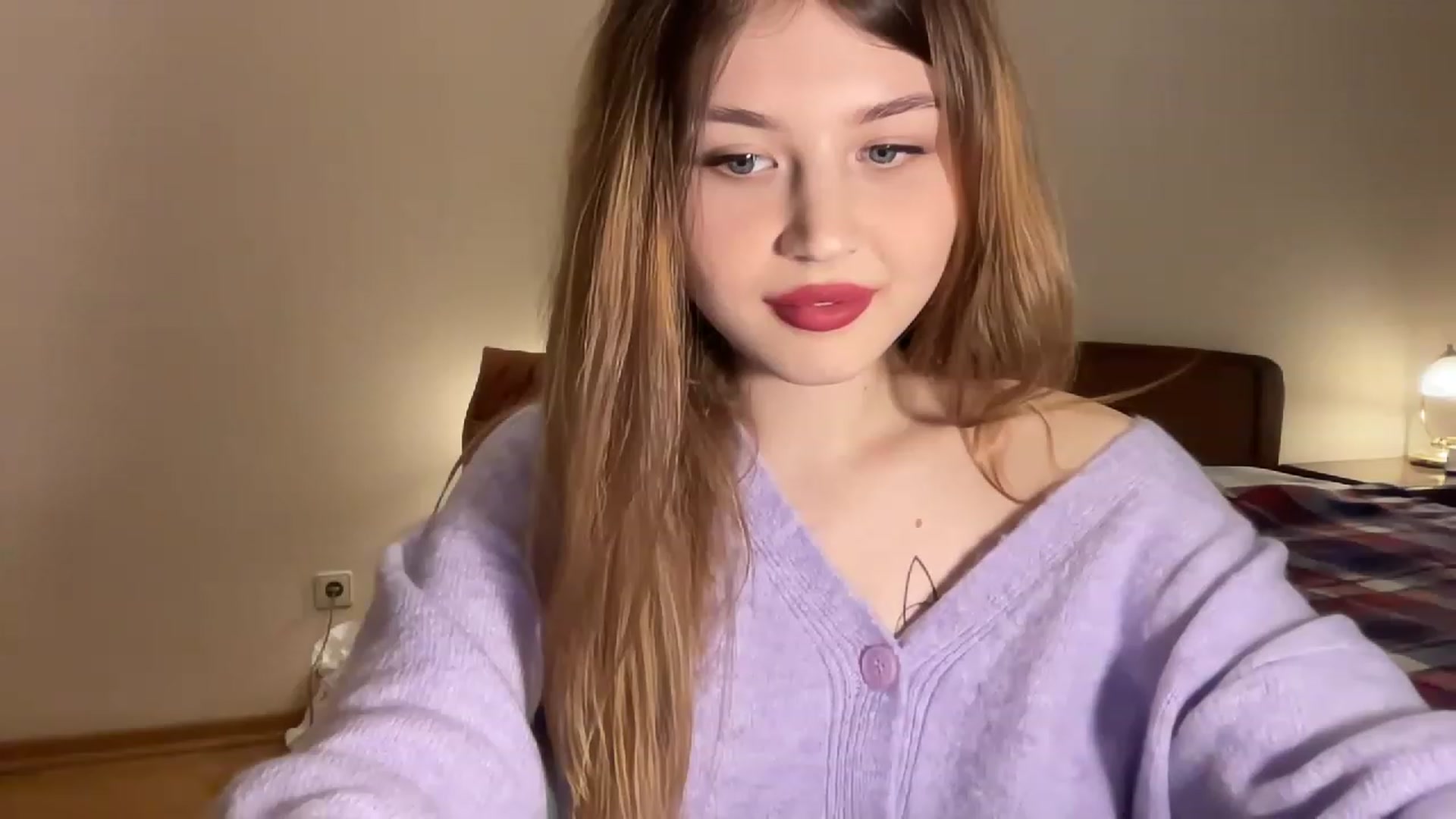Gallery image thumbnail from Cassiopeeia's myfreecams stream on, 12/08/2022, 20:05 image 6 of 20