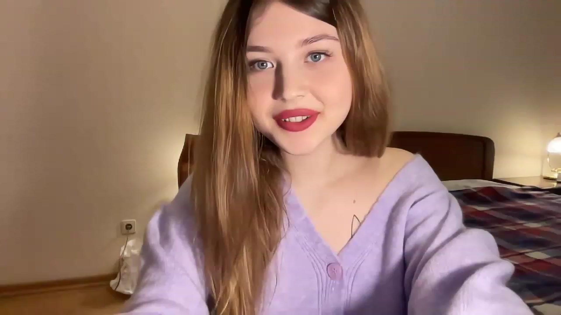 Gallery image thumbnail from Cassiopeeia's myfreecams stream on, 12/08/2022, 20:05 image 17 of 20