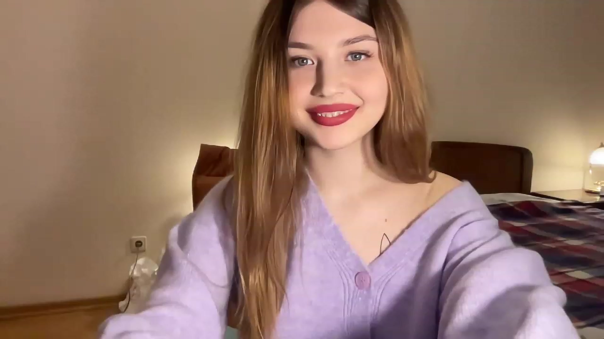 Gallery image thumbnail from Cassiopeeia's myfreecams stream on, 12/08/2022, 20:05 image 19 of 20