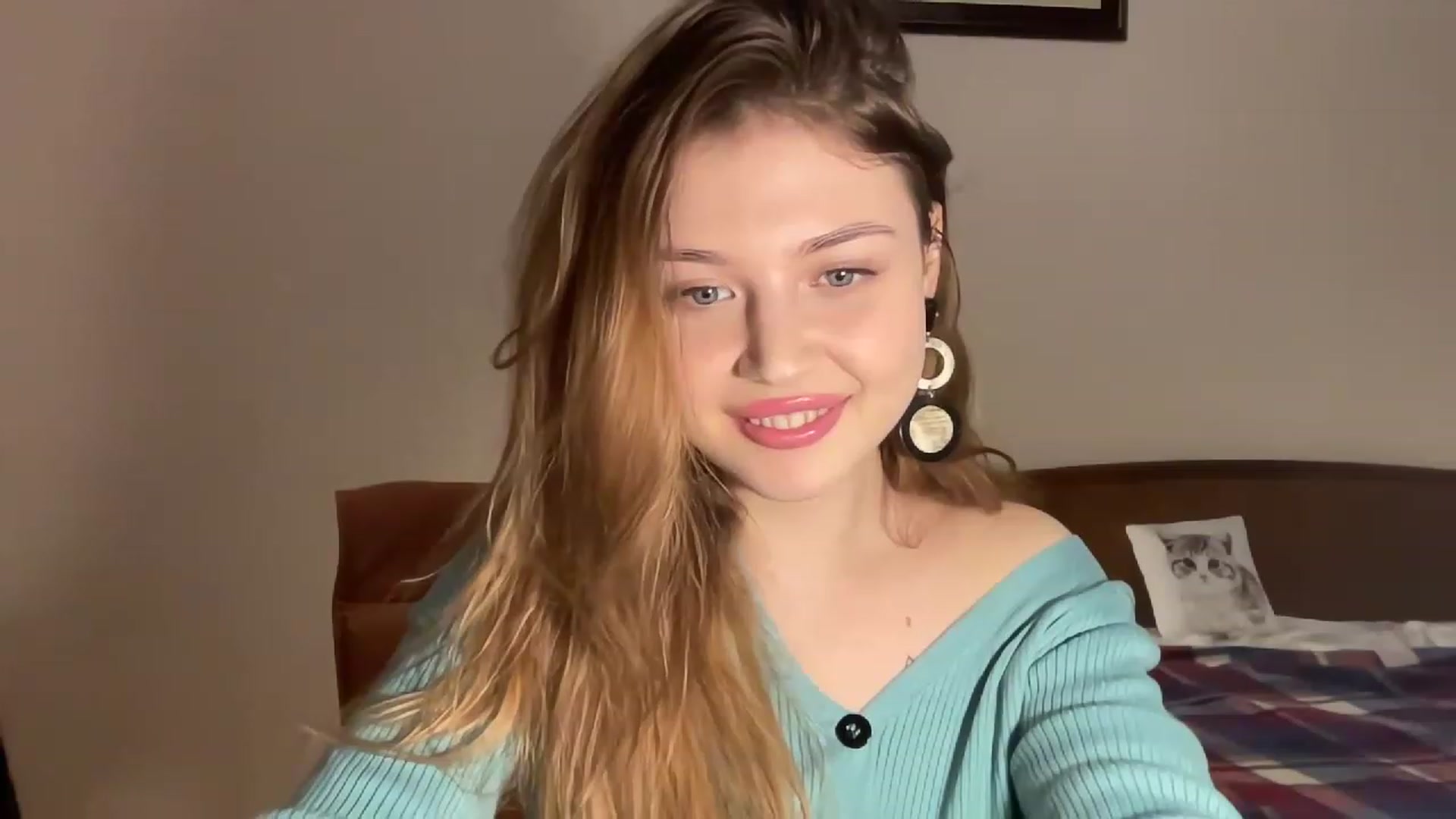 Gallery image thumbnail from Cassiopeeia's myfreecams stream on, 12/09/2022, 19:39 image 14 of 20
