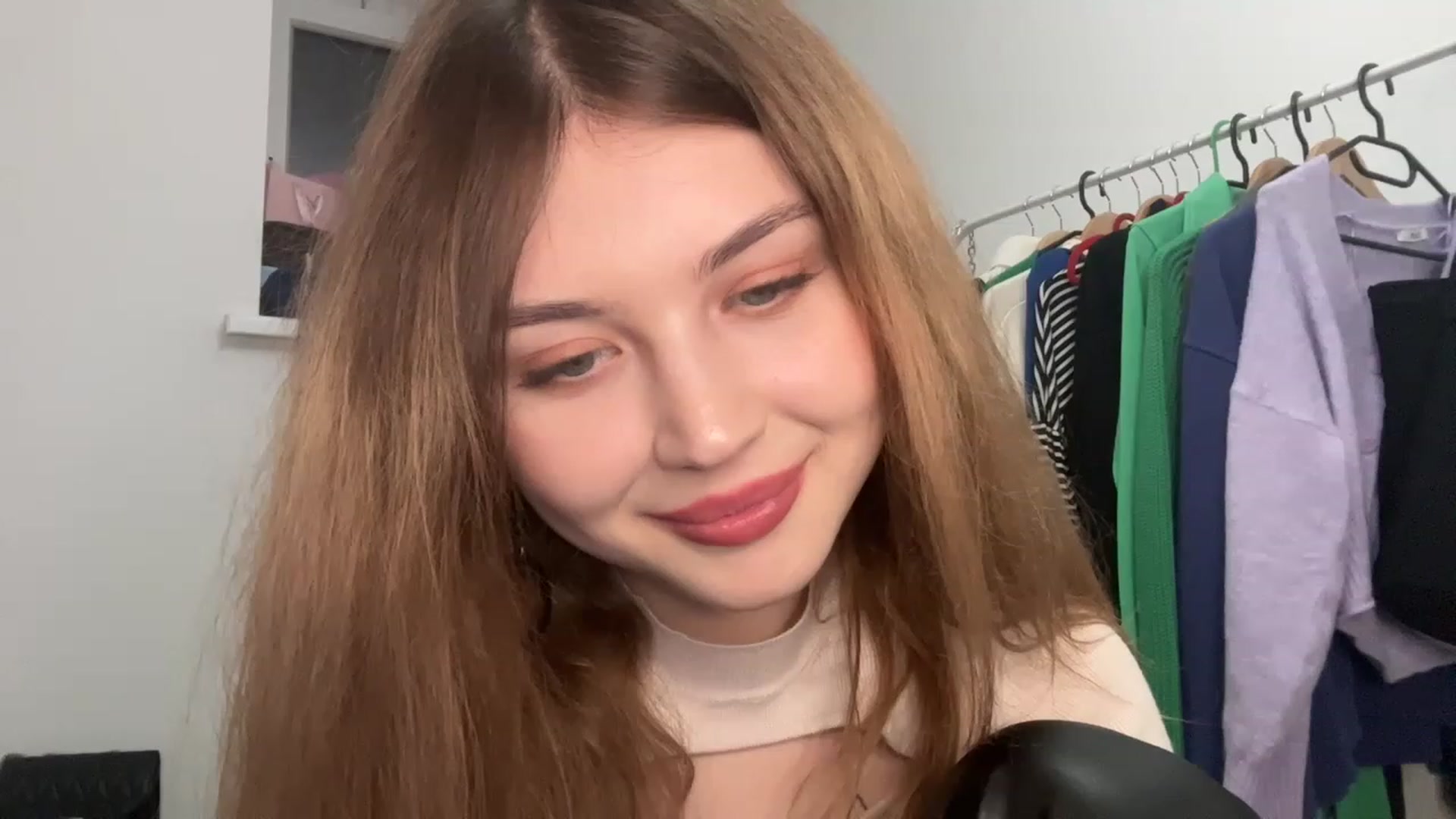 Gallery image thumbnail from Cassiopeeia's myfreecams stream on, 12/11/2022, 20:00 image 16 of 20