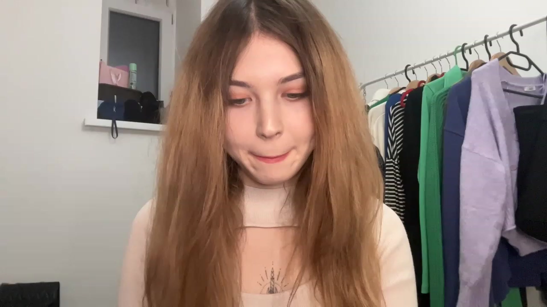 Gallery image thumbnail from Cassiopeeia's myfreecams stream on, 12/11/2022, 20:00 image 1 of 20