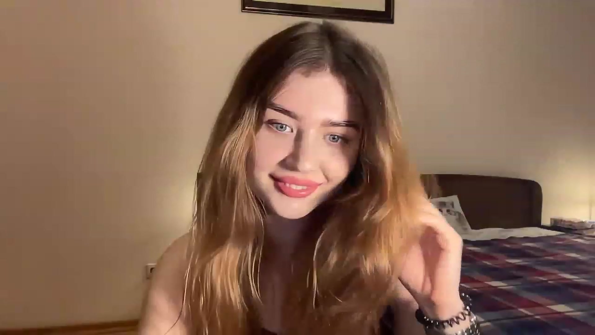 Gallery image thumbnail from Cassiopeeia's myfreecams stream on, 12/16/2022, 21:30 image 3 of 20