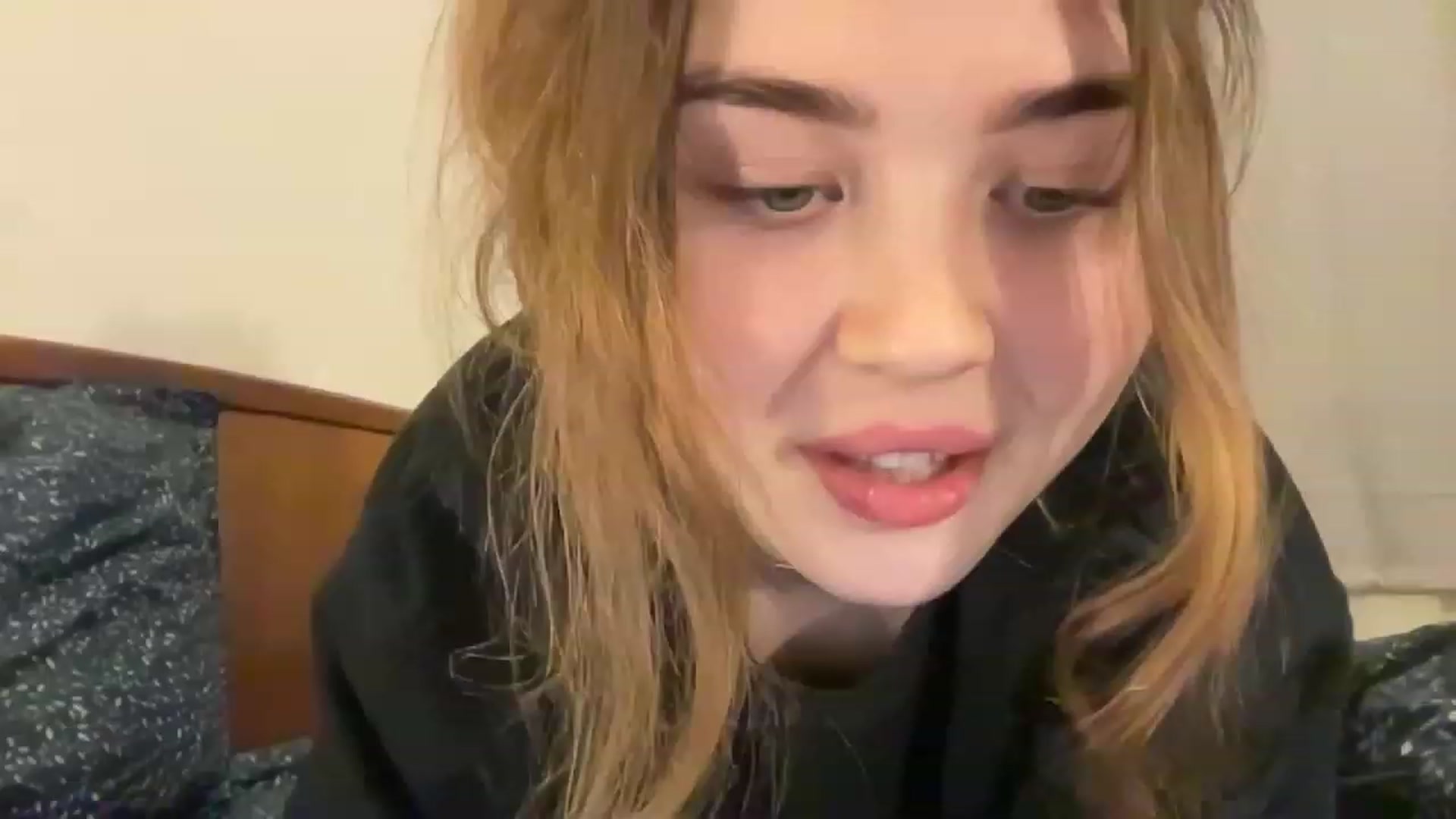 Gallery image thumbnail from Cassiopeeia's myfreecams stream on, 12/18/2022, 13:49 image 10 of 20