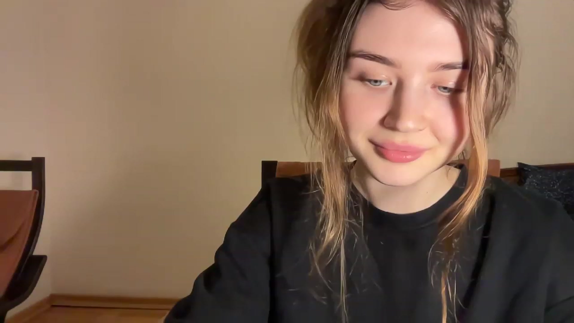 Gallery image thumbnail from Cassiopeeia's myfreecams stream on, 12/18/2022, 13:49 image 14 of 20