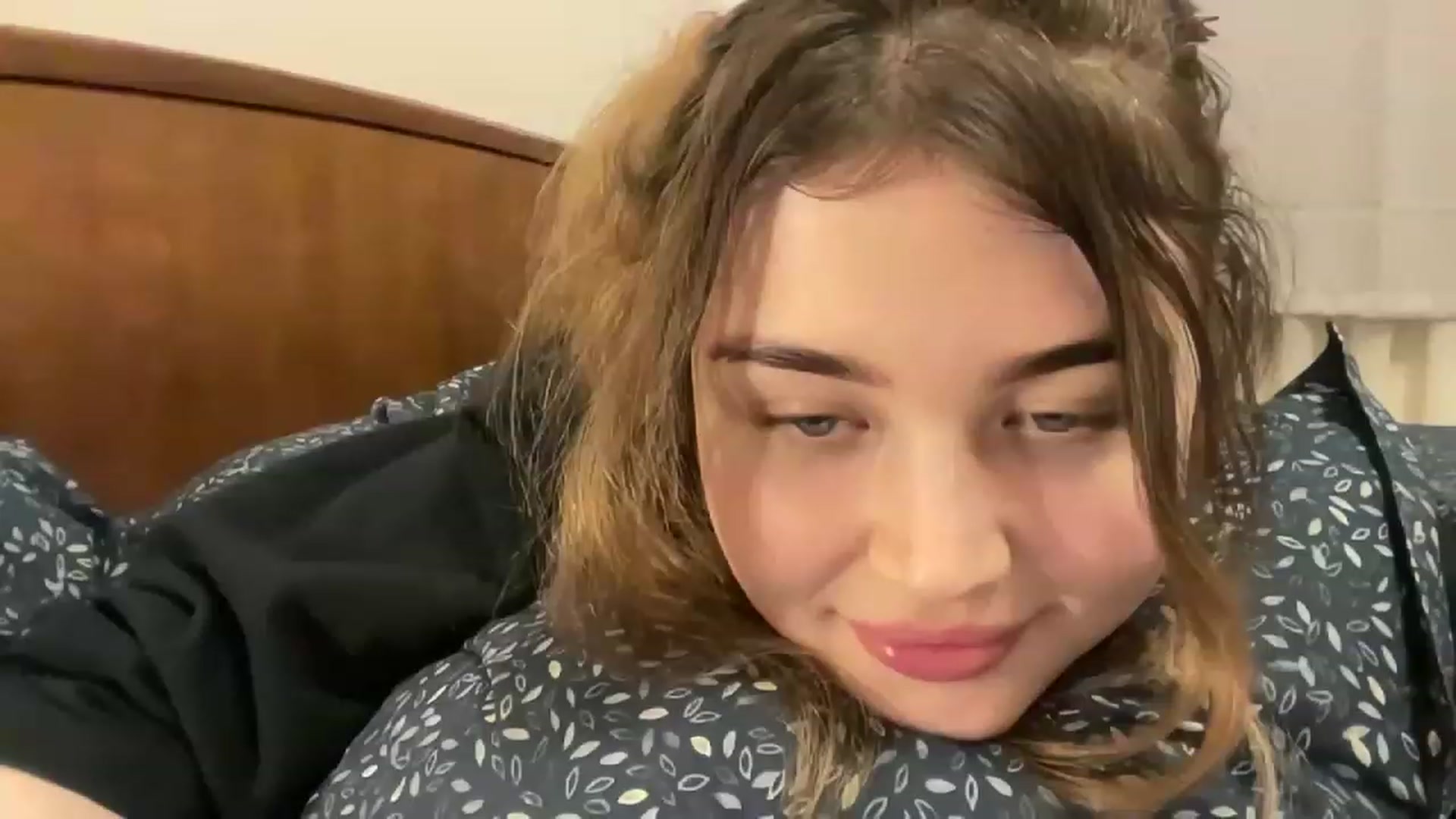 Gallery image thumbnail from Cassiopeeia's myfreecams stream on, 12/18/2022, 13:49 image 8 of 20