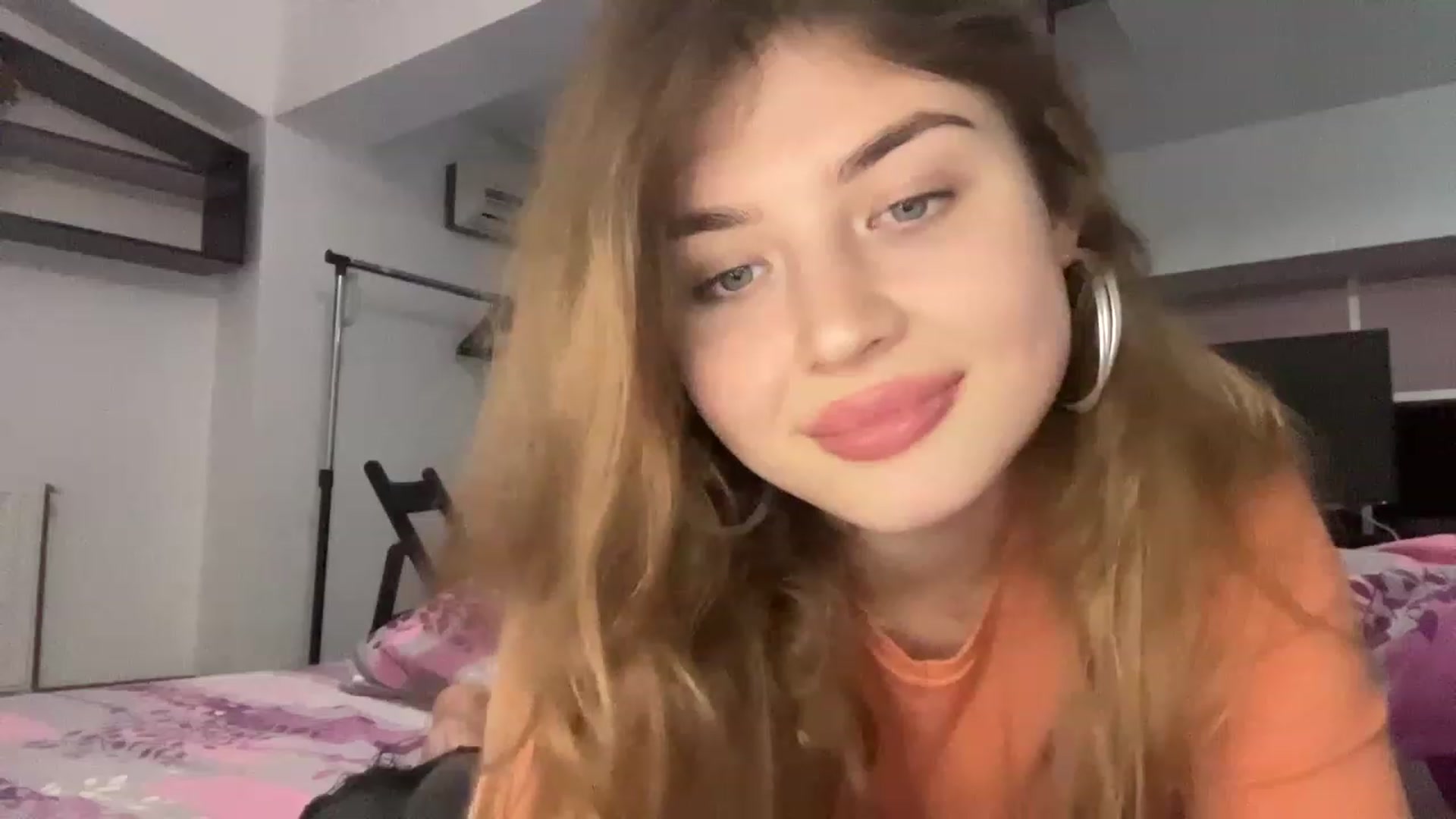 Gallery image thumbnail from Cassiopeeia's myfreecams stream on, 12/20/2022, 19:38 image 18 of 20