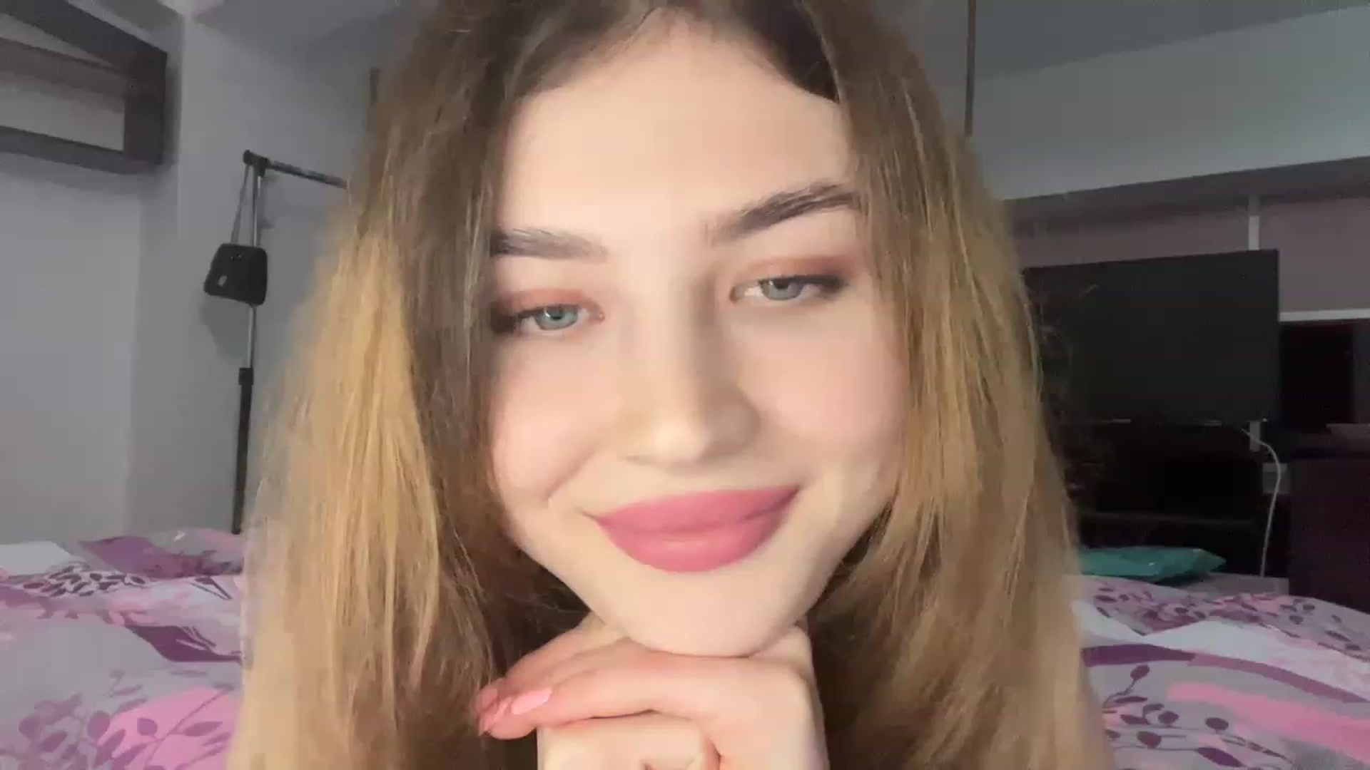 Gallery image thumbnail from Cassiopeeia's myfreecams stream on, 12/22/2022, 17:57 image 20 of 20