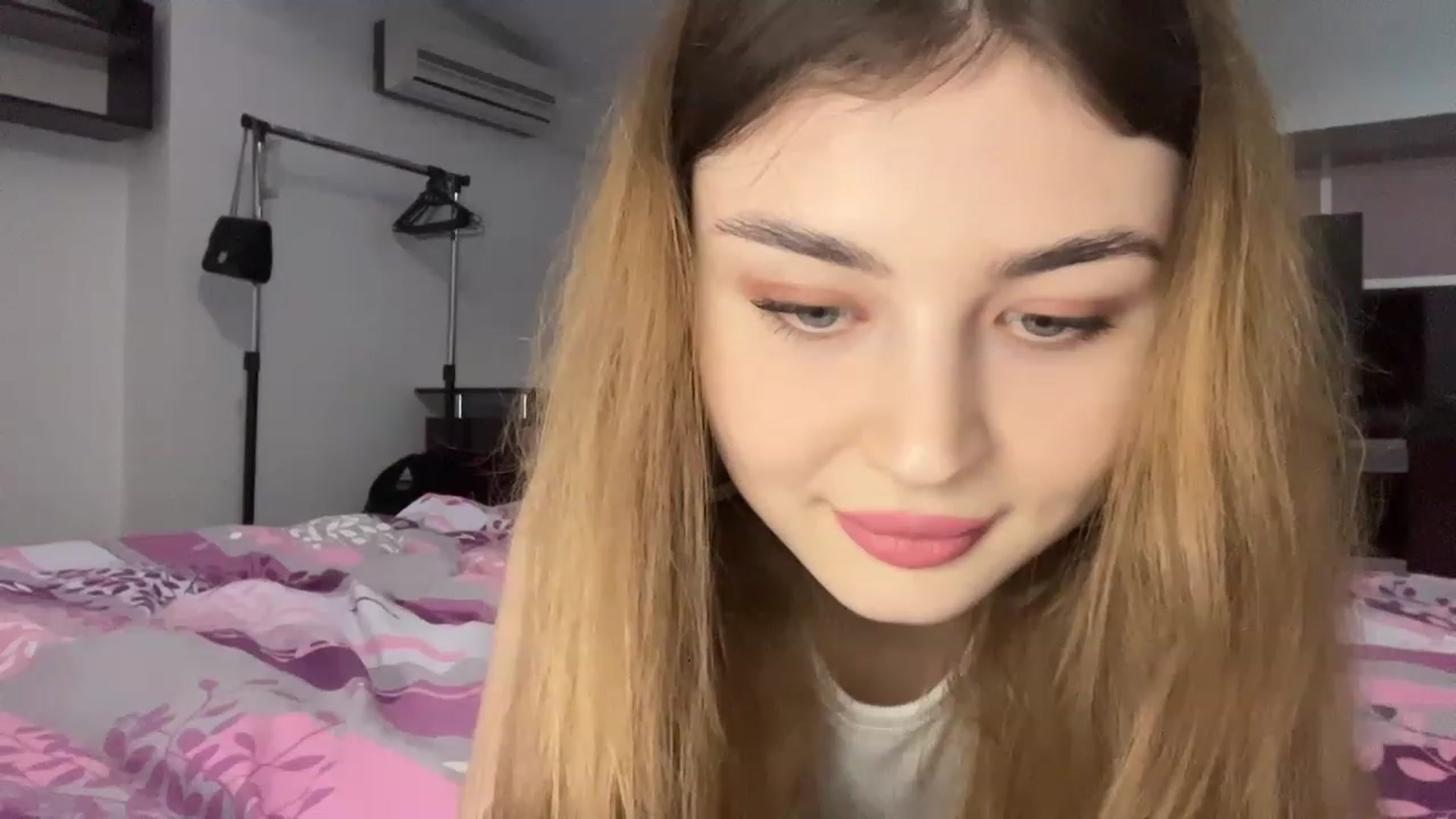 Gallery image thumbnail from Cassiopeeia's myfreecams stream on, 12/22/2022, 18:50 image 5 of 20
