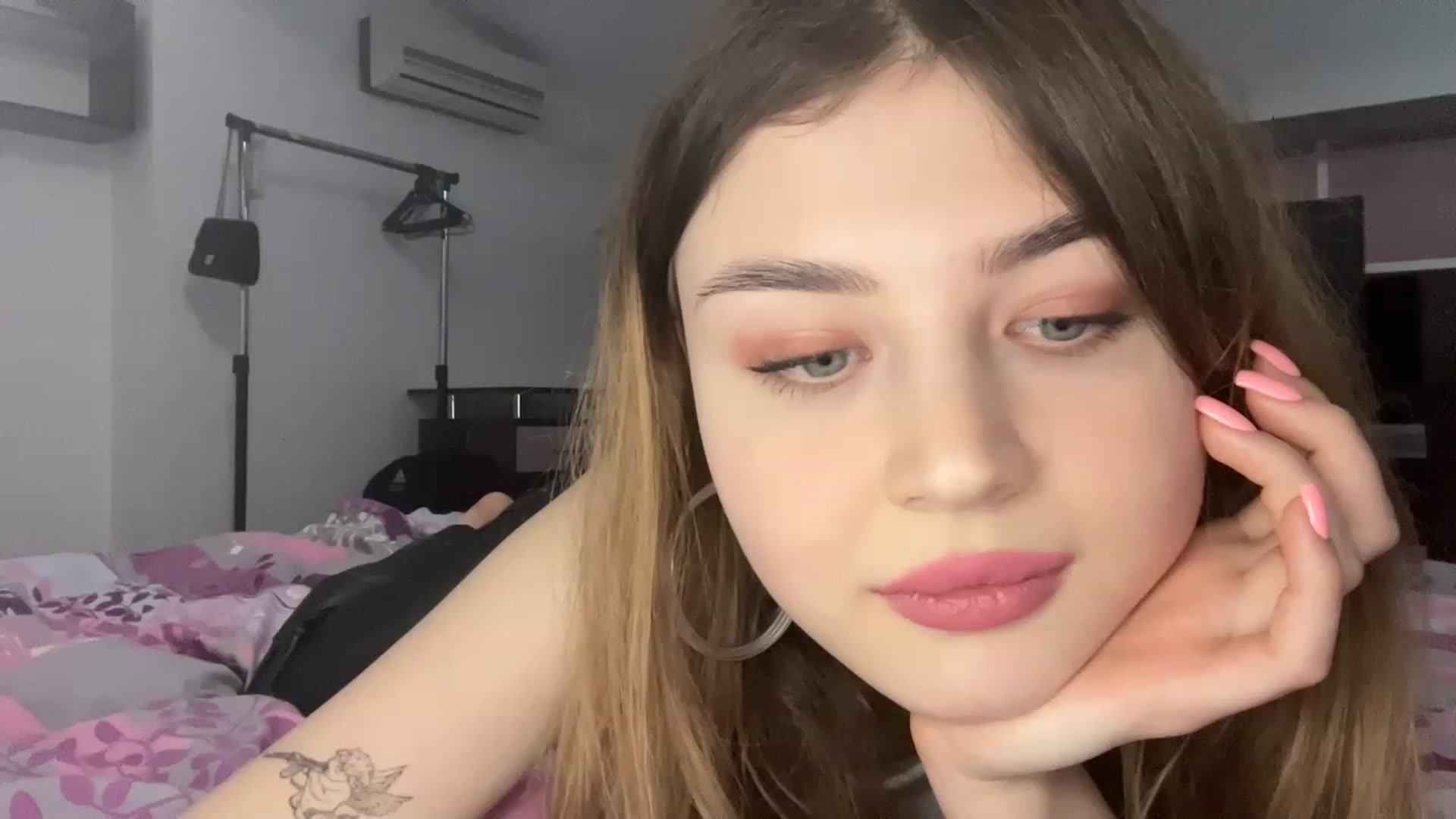 Gallery image thumbnail from Cassiopeeia's myfreecams stream on, 12/22/2022, 19:48 image 11 of 20