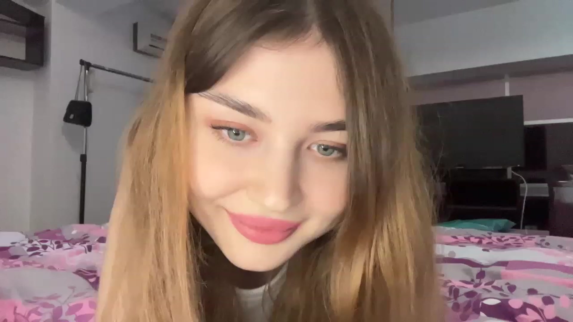 Gallery image thumbnail from Cassiopeeia's myfreecams stream on, 12/22/2022, 20:23 image 9 of 20