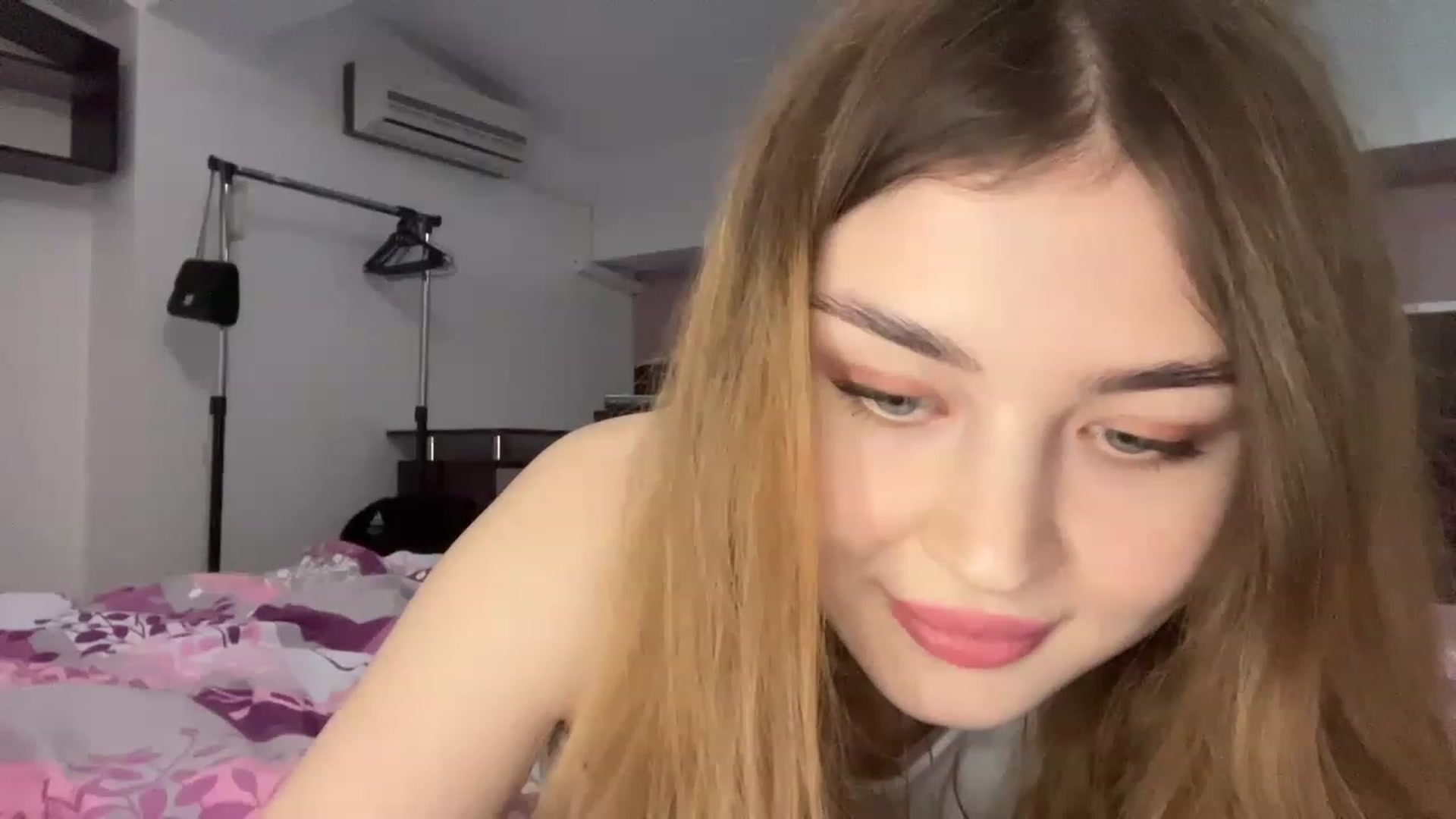 Gallery image thumbnail from Cassiopeeia's myfreecams stream on, 12/22/2022, 20:23 image 20 of 20