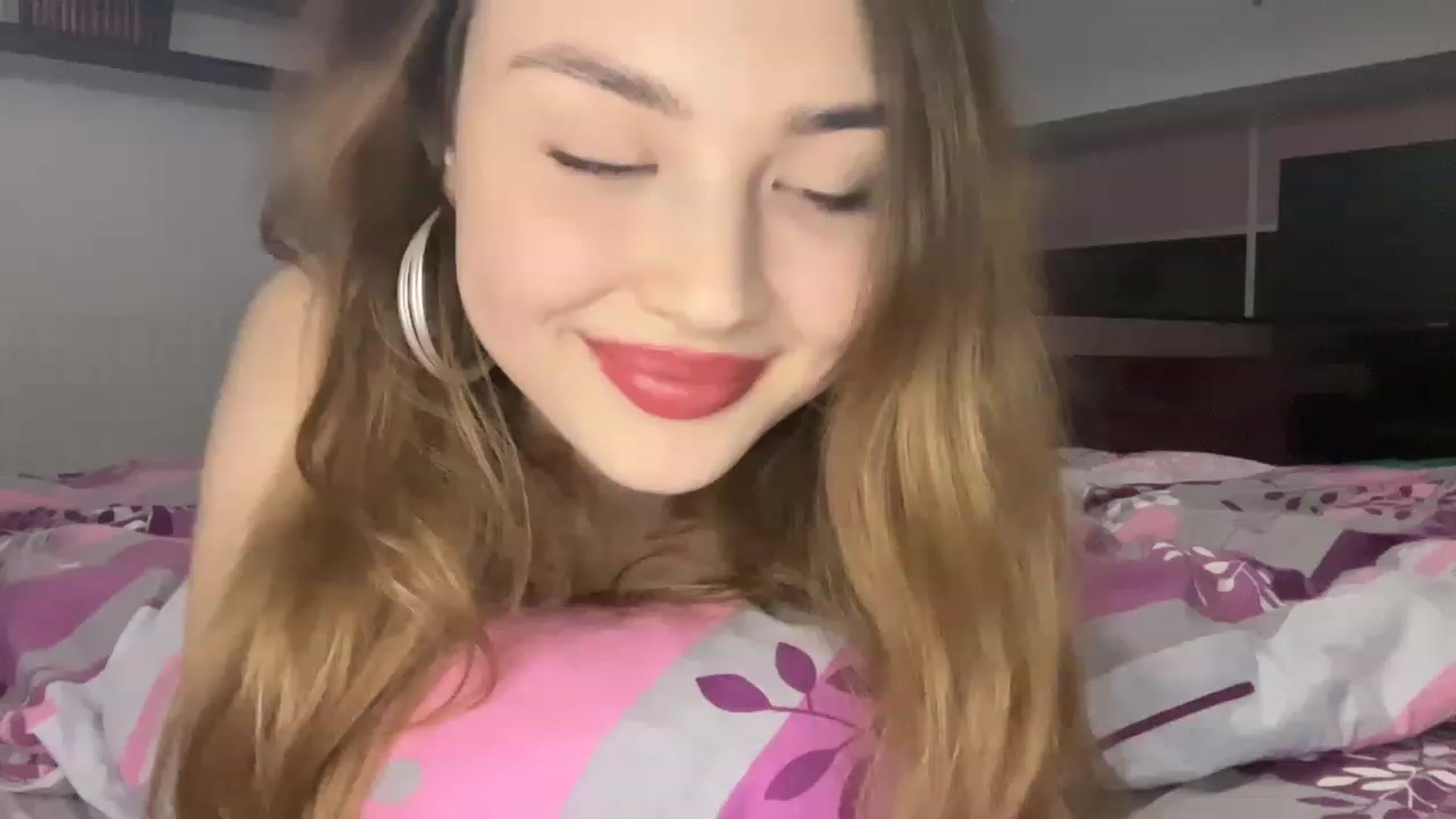 Gallery image thumbnail from Cassiopeeia's myfreecams stream on, 12/23/2022, 18:42 image 20 of 20