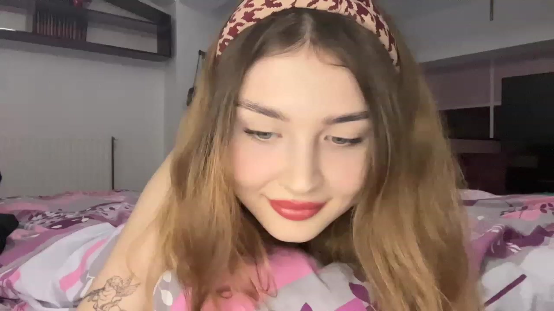 Gallery image thumbnail from Cassiopeeia's myfreecams stream on, 12/23/2022, 18:42 image 2 of 20