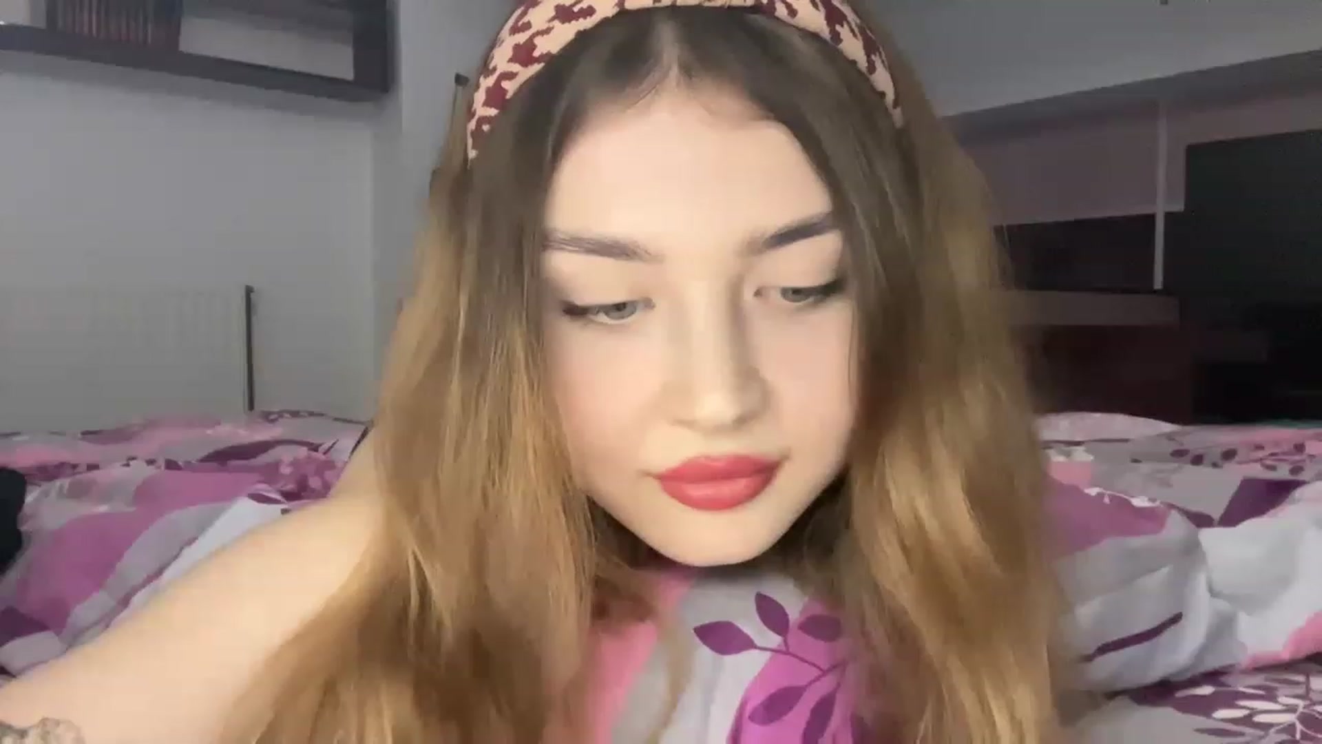 Gallery image thumbnail from Cassiopeeia's myfreecams stream on, 12/23/2022, 18:42 image 16 of 20