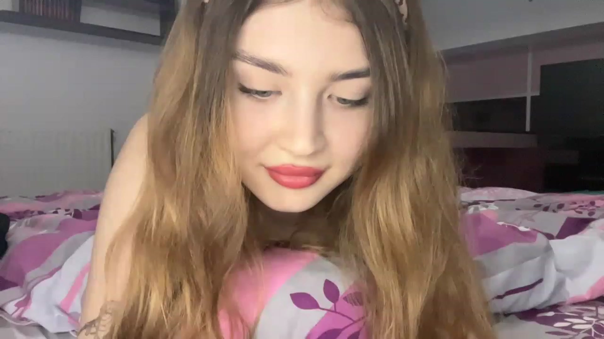 Gallery image thumbnail from Cassiopeeia's myfreecams stream on, 12/23/2022, 18:42 image 17 of 20