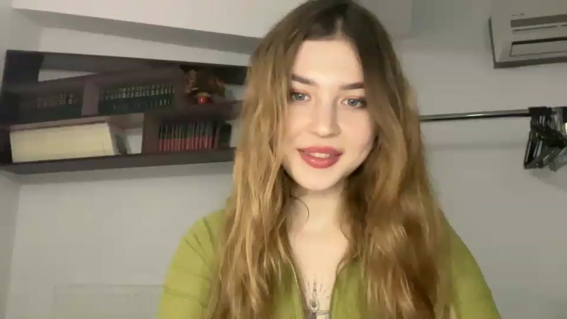 Gallery image thumbnail from Cassiopeeia's myfreecams stream on, 12/24/2022, 17:49 image 6 of 20