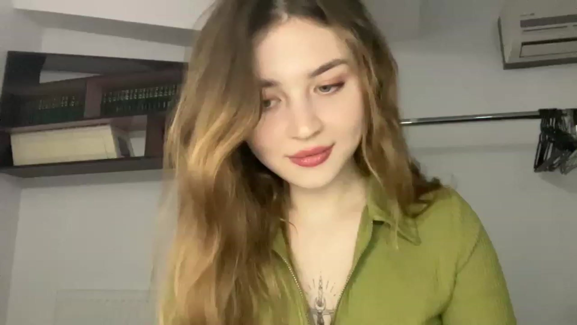 Gallery image thumbnail from Cassiopeeia's myfreecams stream on, 12/24/2022, 17:49 image 18 of 20