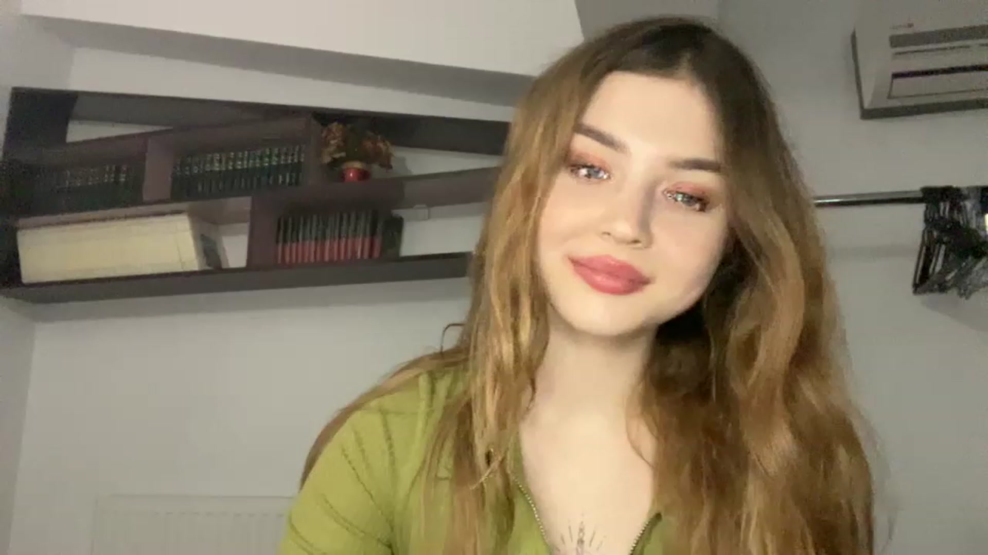 Gallery image thumbnail from Cassiopeeia's myfreecams stream on, 12/24/2022, 17:49 image 3 of 20