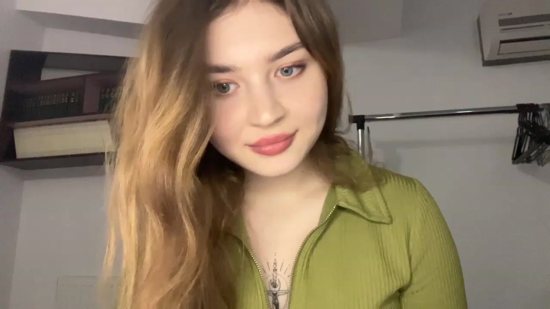 Gallery image thumbnail from Cassiopeeia's myfreecams stream on, 12/24/2022, 18:44 image 11 of 20