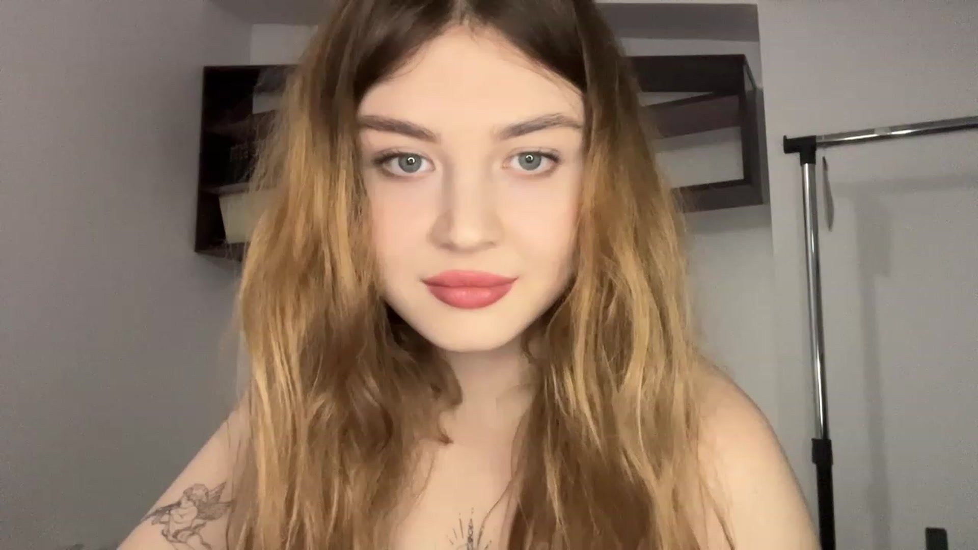 Gallery image thumbnail from Cassiopeeia's myfreecams stream on, 01/01/2023, 16:44 image 19 of 20