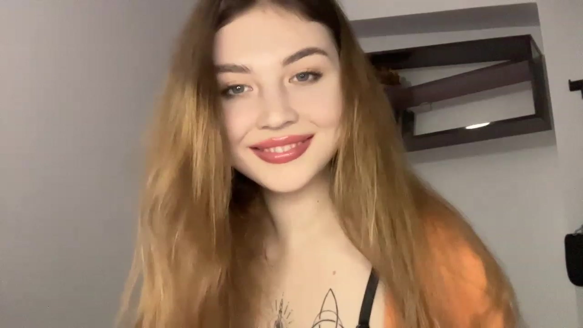 Gallery image thumbnail from Cassiopeeia's myfreecams stream on, 01/05/2023, 17:29 image 4 of 20
