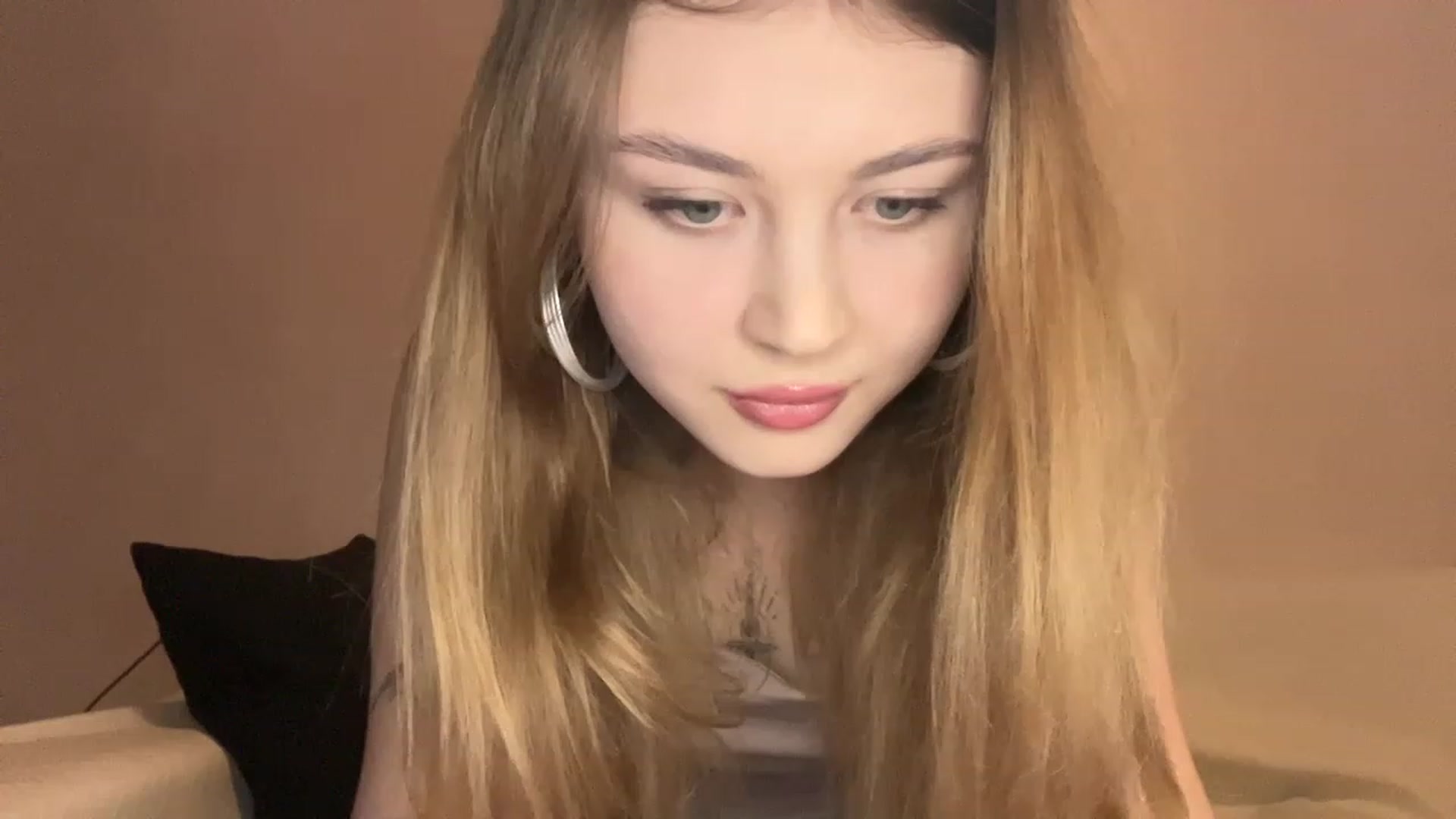 Gallery image thumbnail from Cassiopeeia's myfreecams stream on, 01/16/2023, 18:08 image 19 of 20
