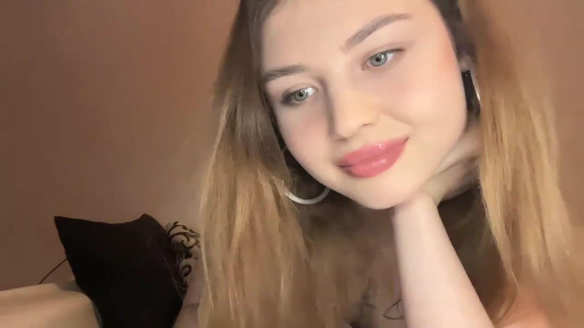 Gallery image thumbnail from Cassiopeeia's myfreecams stream on, 01/16/2023, 18:08 image 9 of 20