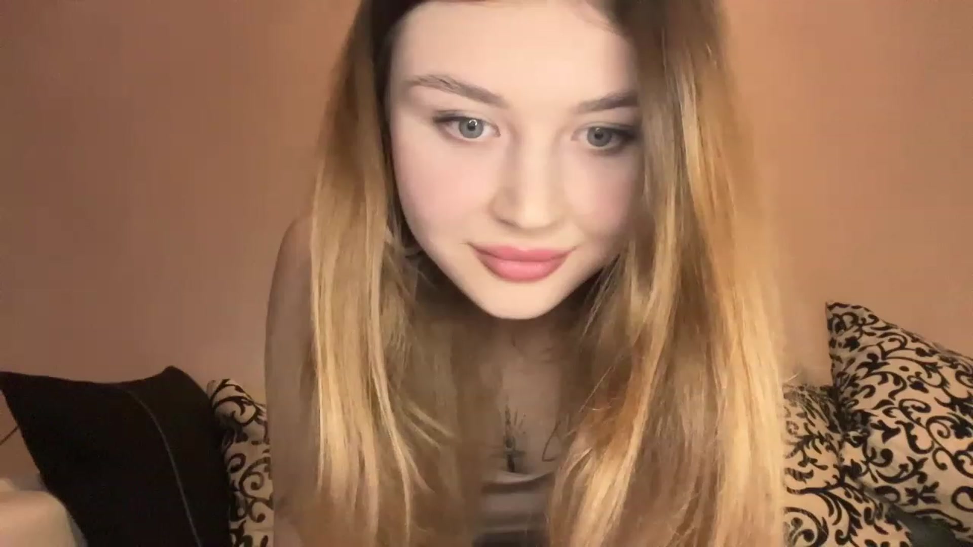 Gallery image thumbnail from Cassiopeeia's myfreecams stream on, 01/16/2023, 18:52 image 19 of 20