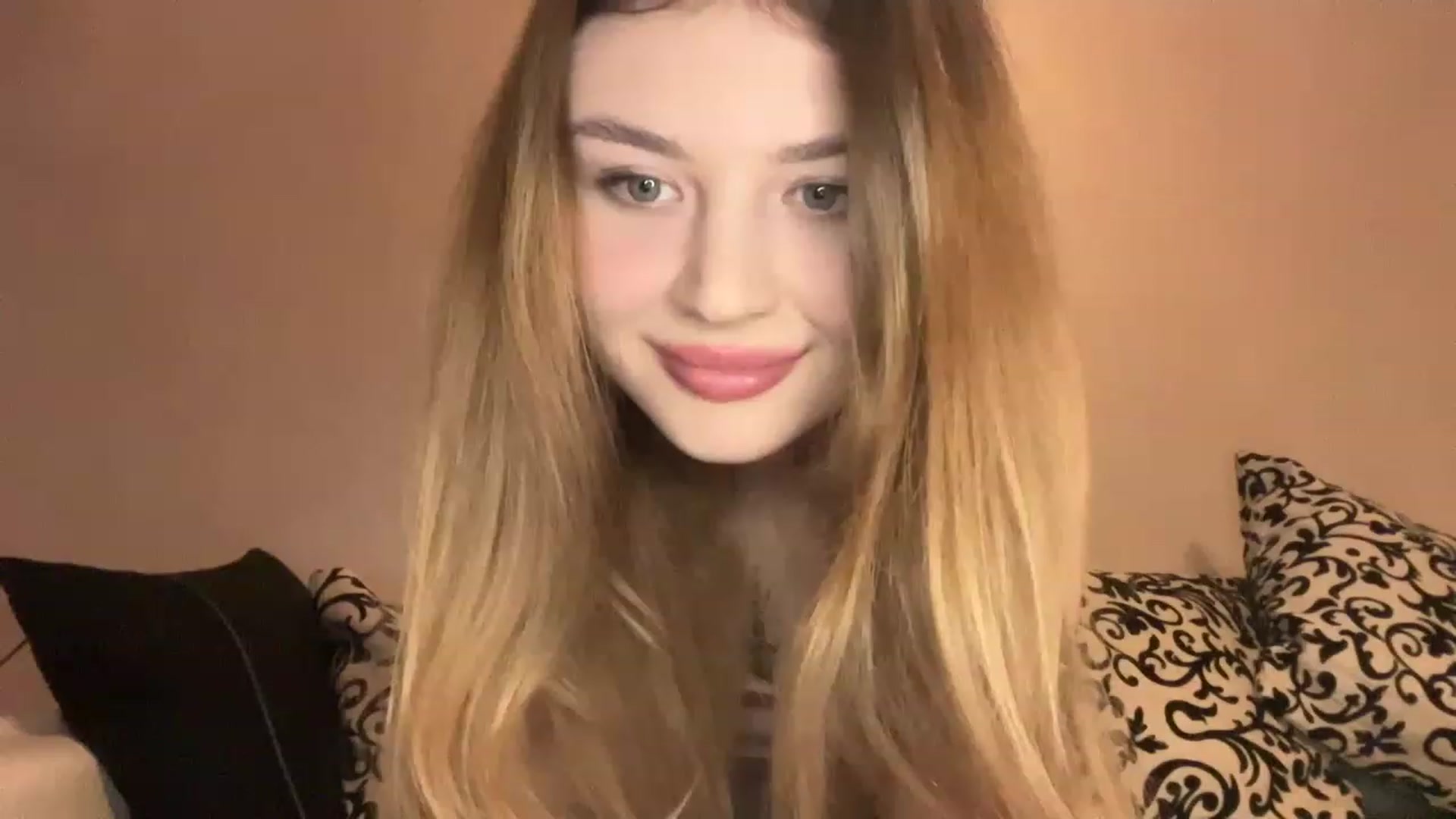 Gallery image thumbnail from Cassiopeeia's myfreecams stream on, 01/16/2023, 18:52 image 9 of 20
