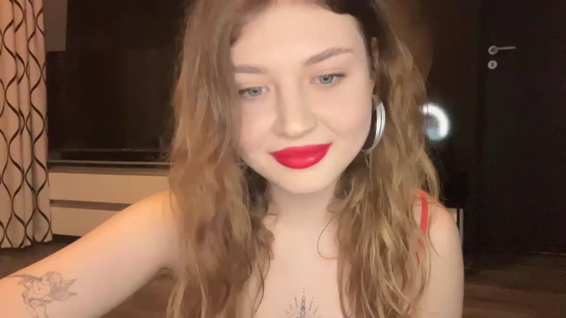 Gallery image thumbnail from Cassiopeeia's myfreecams stream on, 01/18/2023, 18:46 image 17 of 20