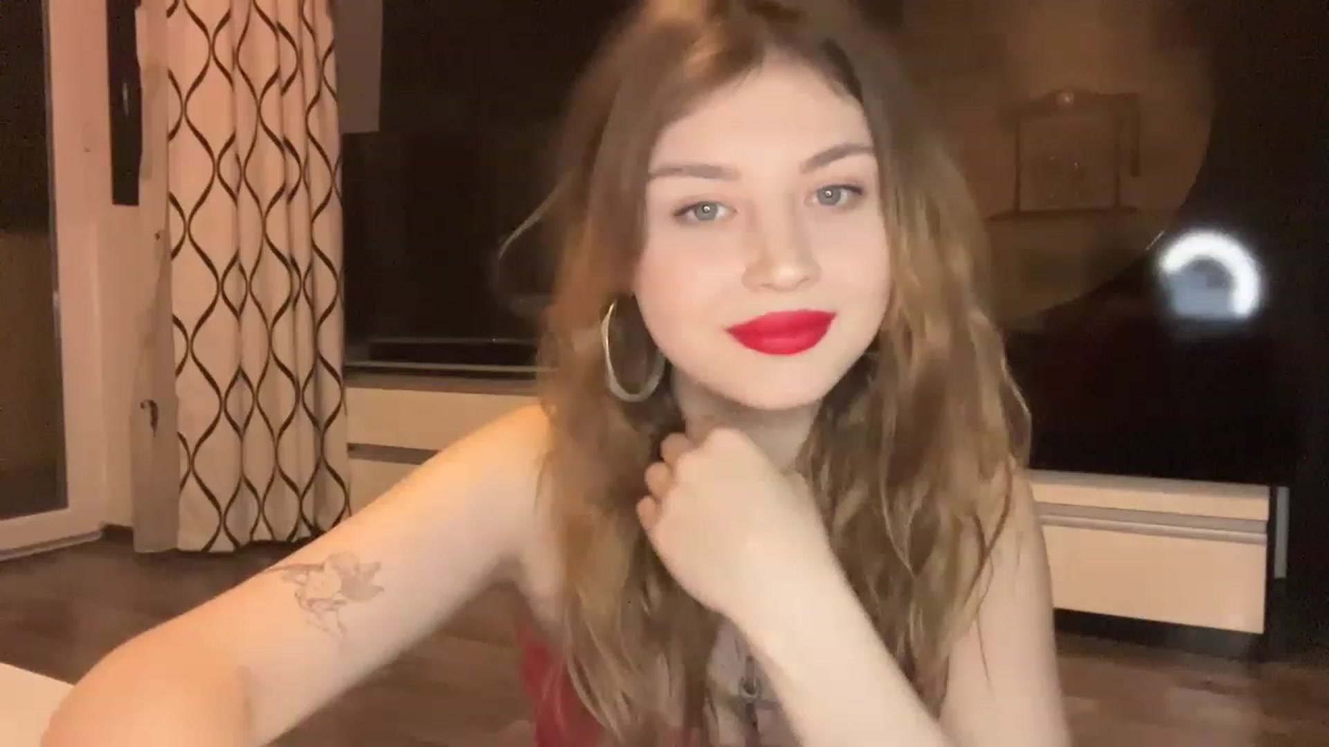 Gallery image thumbnail from Cassiopeeia's myfreecams stream on, 01/18/2023, 18:46 image 1 of 20