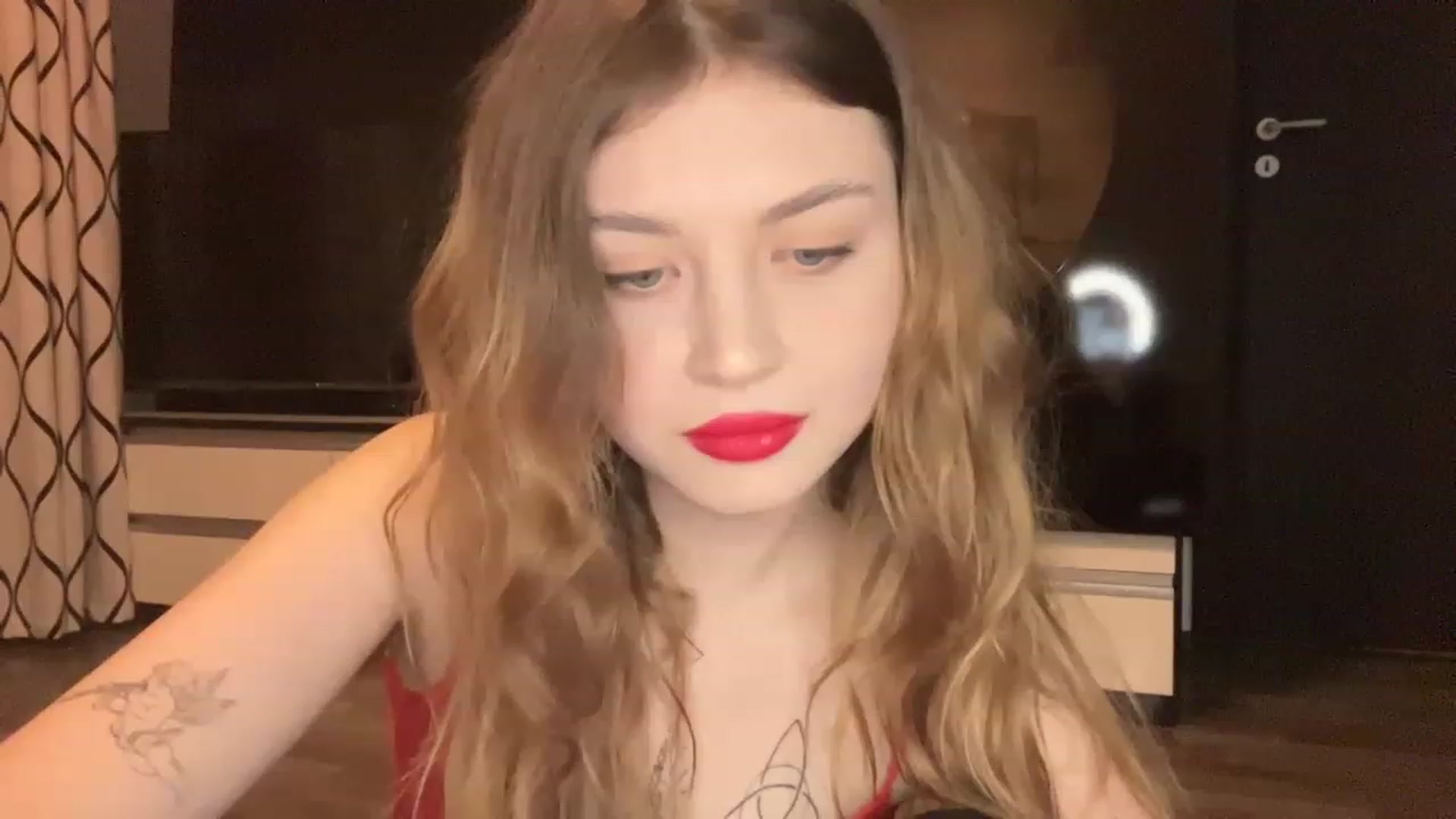 Gallery image thumbnail from Cassiopeeia's myfreecams stream on, 01/18/2023, 19:16 image 16 of 20
