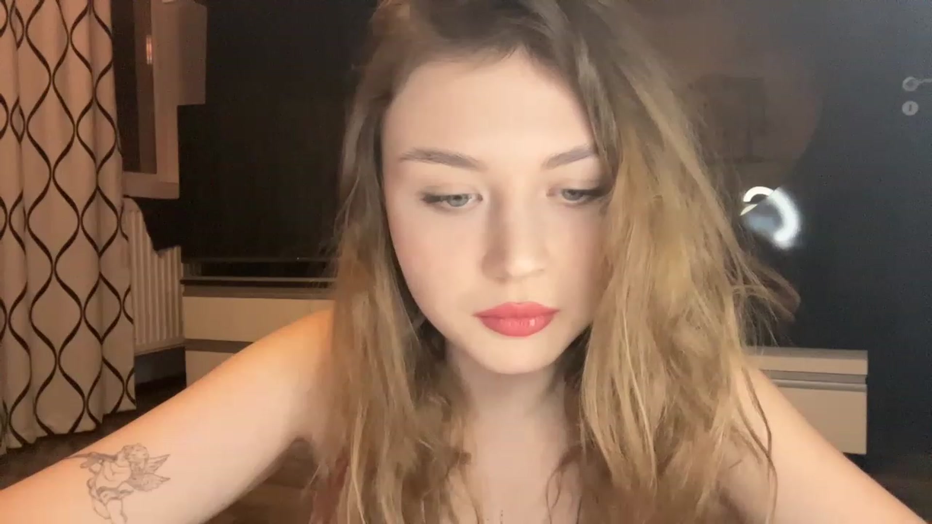 Gallery image thumbnail from Cassiopeeia's myfreecams stream on, 01/19/2023, 20:17 image 18 of 20
