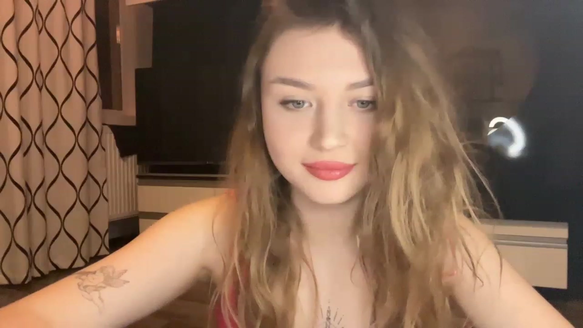 Gallery image thumbnail from Cassiopeeia's myfreecams stream on, 01/19/2023, 20:17 image 15 of 20