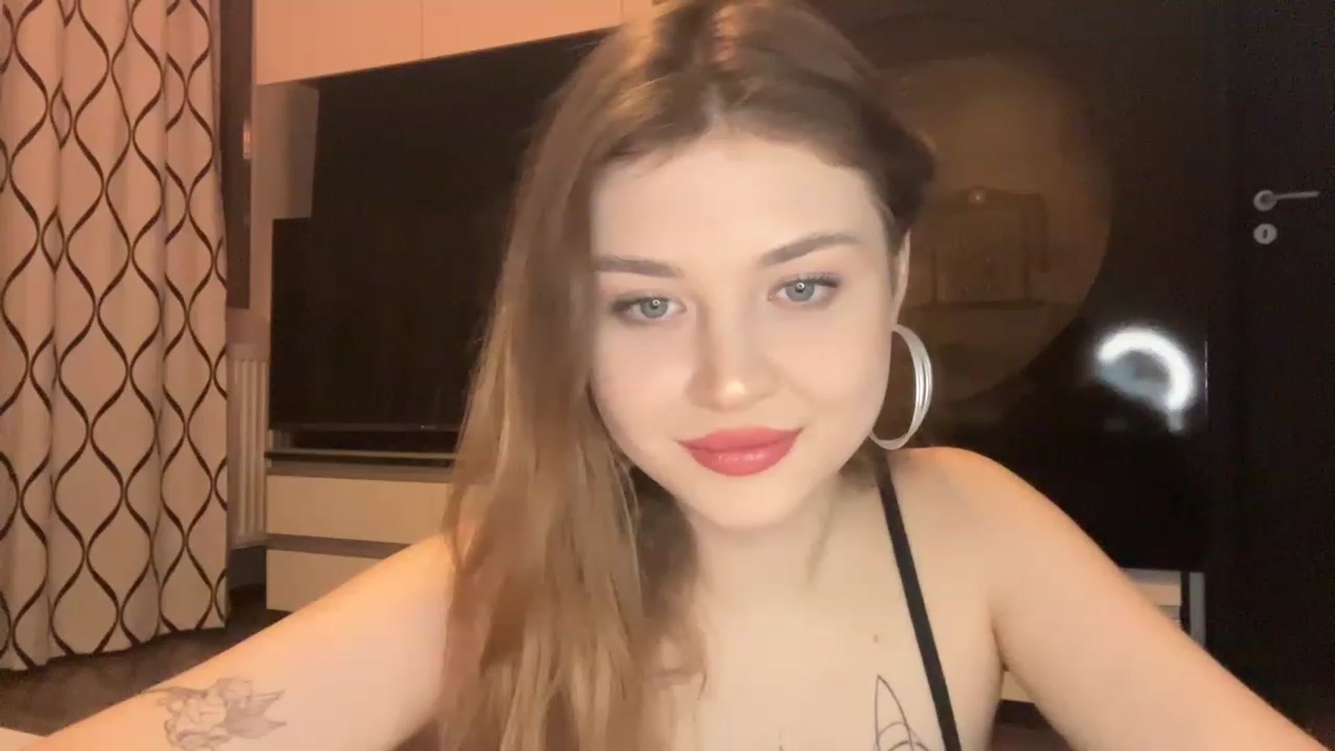 Gallery image thumbnail from Cassiopeeia's myfreecams stream on, 01/26/2023, 18:11 image 19 of 20