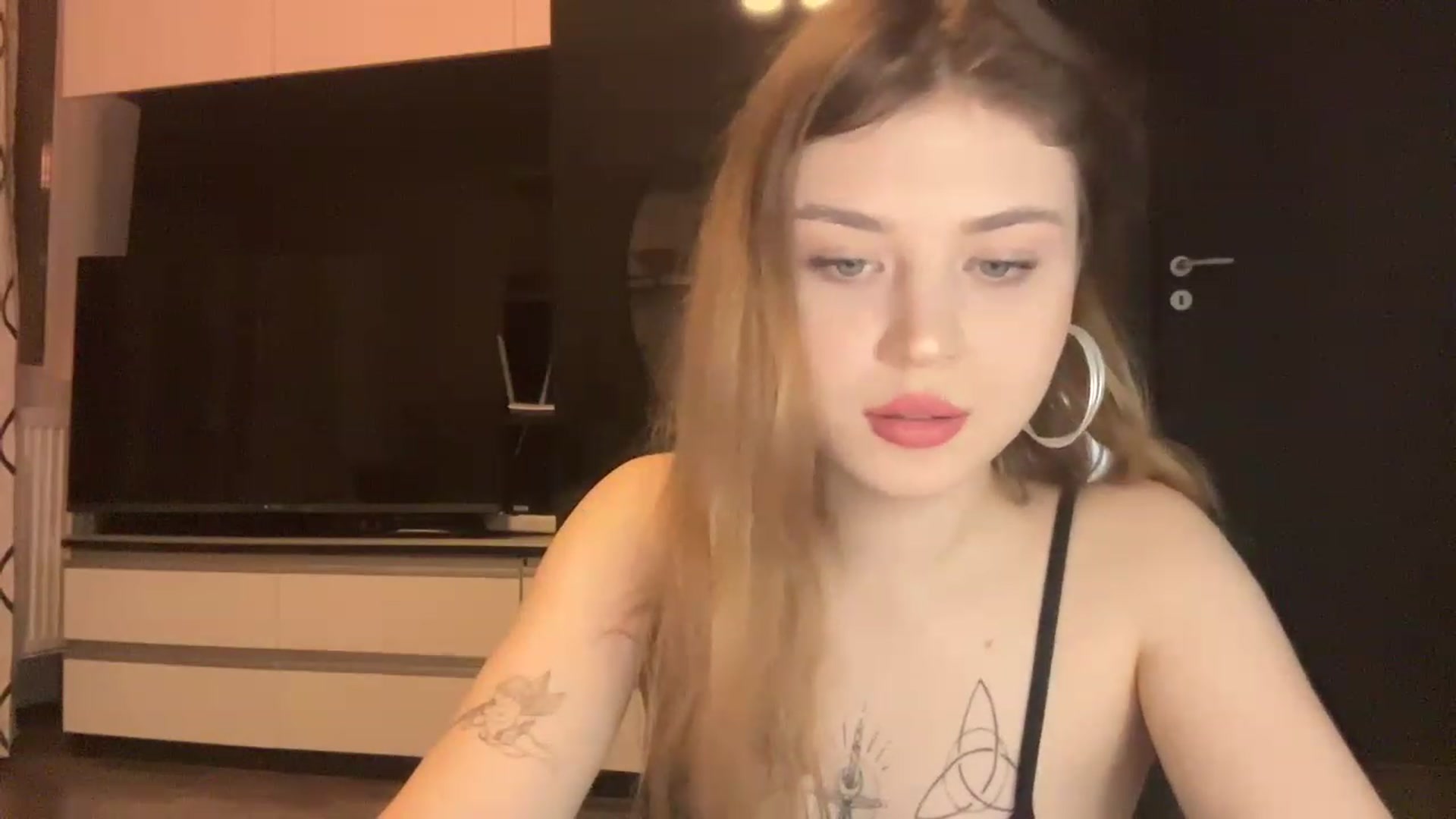 Gallery image thumbnail from Cassiopeeia's myfreecams stream on, 01/26/2023, 19:59 image 18 of 20