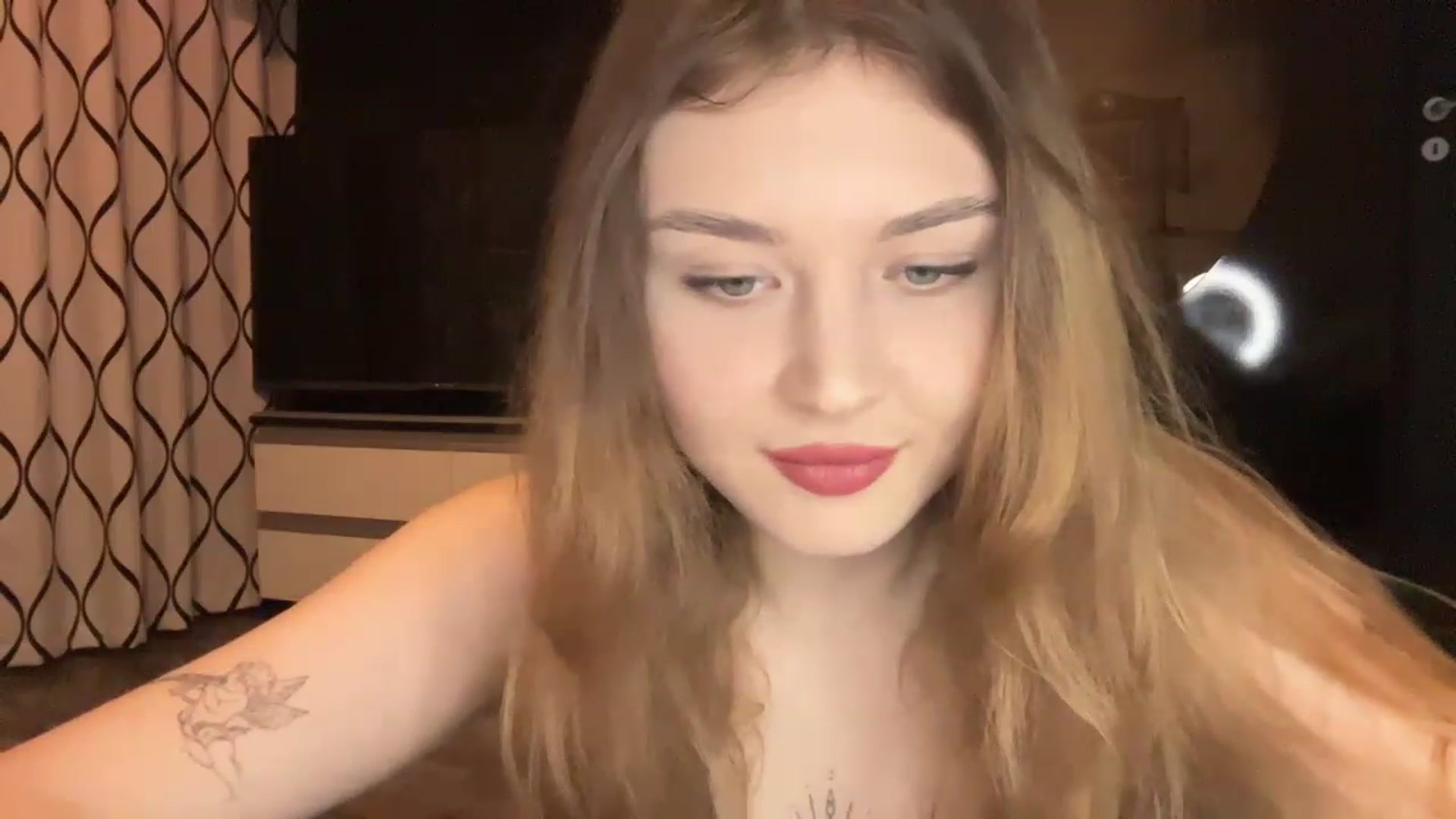 Gallery image thumbnail from Cassiopeeia's myfreecams stream on, 01/28/2023, 17:52 image 17 of 20