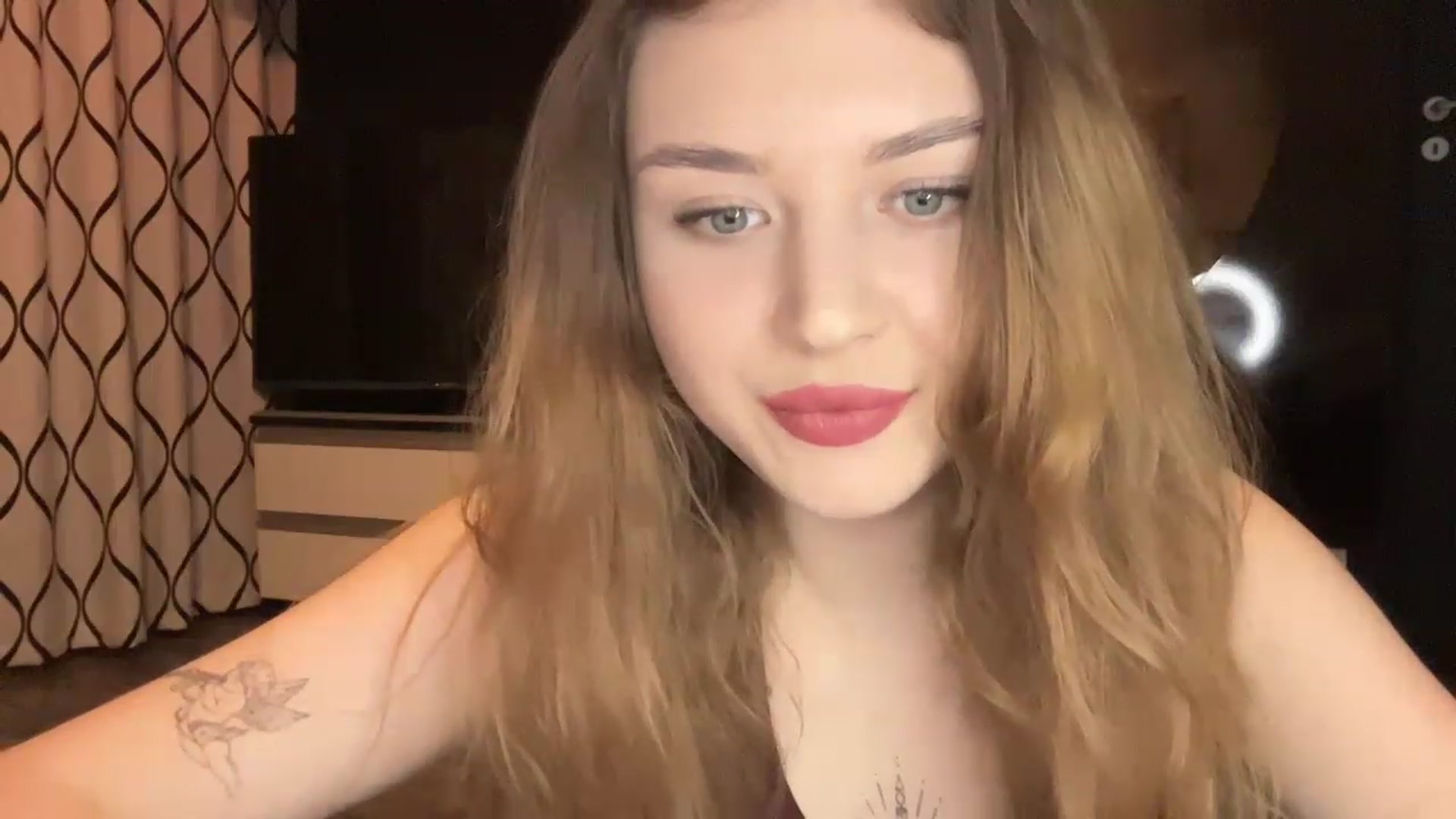Gallery image thumbnail from Cassiopeeia's myfreecams stream on, 01/28/2023, 17:52 image 14 of 20