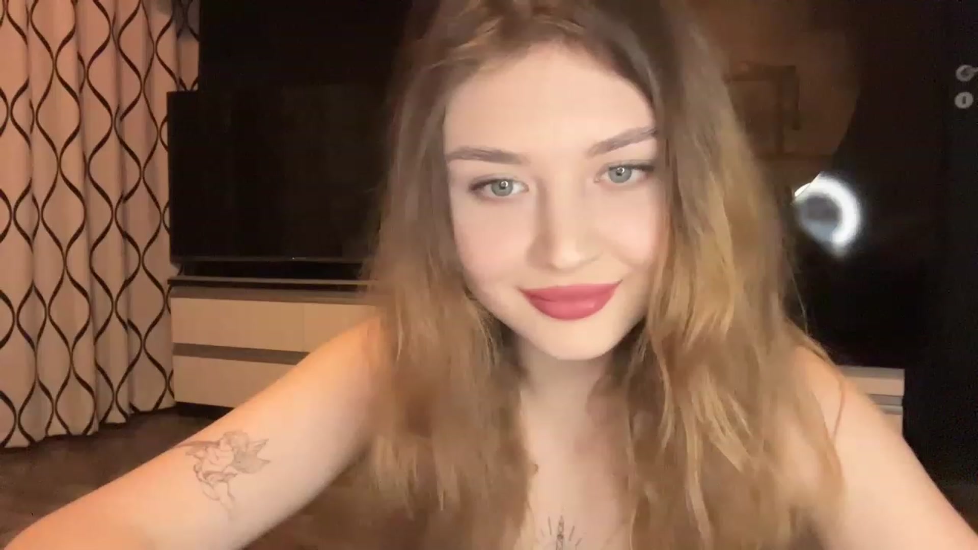 Gallery image thumbnail from Cassiopeeia's myfreecams stream on, 01/28/2023, 18:17 image 3 of 20