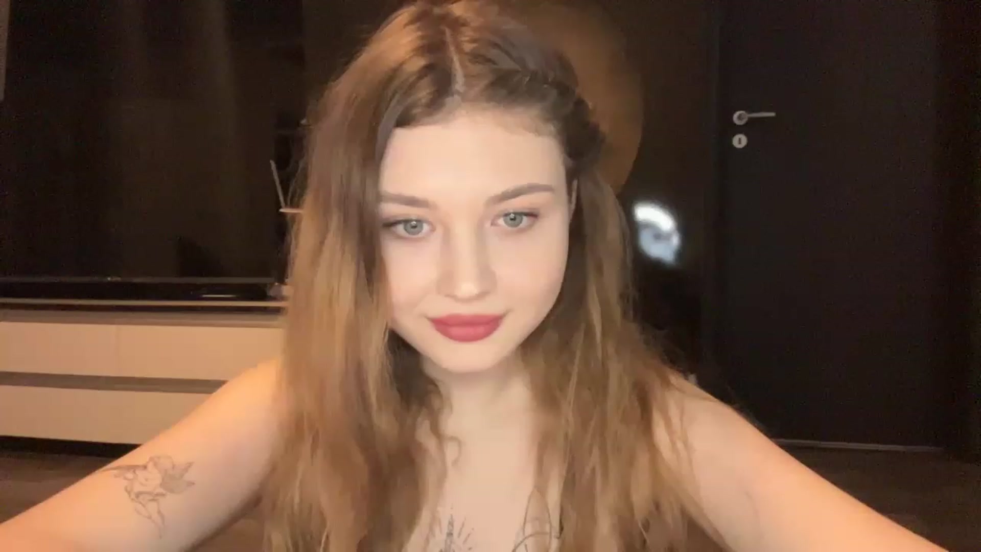 Gallery image thumbnail from Cassiopeeia's myfreecams stream on, 02/01/2023, 19:48 image 13 of 20