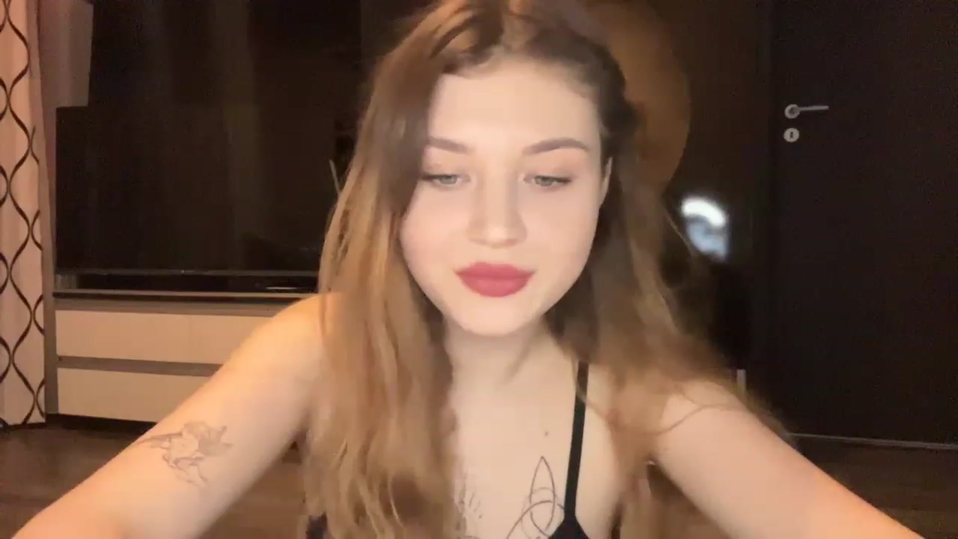 Gallery image thumbnail from Cassiopeeia's myfreecams stream on, 02/01/2023, 19:48 image 4 of 20