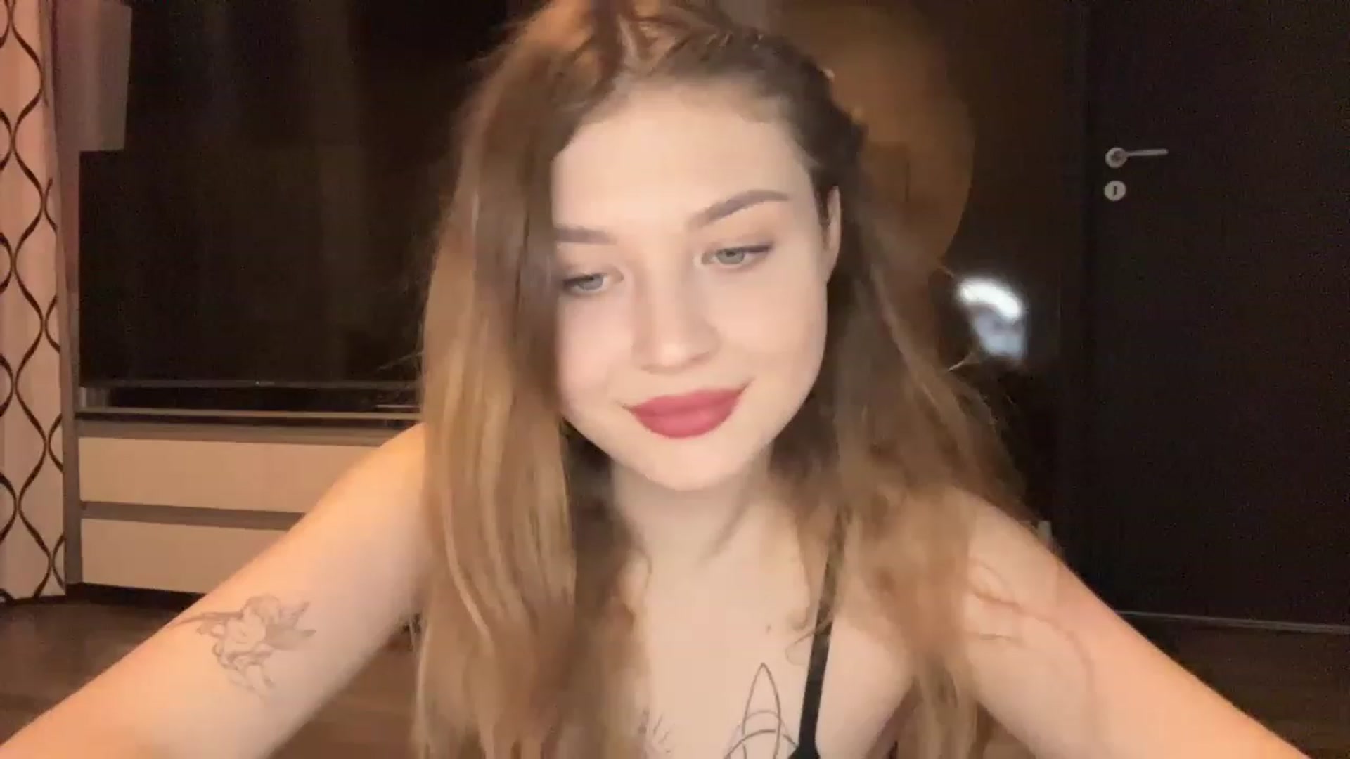 Gallery image thumbnail from Cassiopeeia's myfreecams stream on, 02/01/2023, 19:48 image 2 of 20