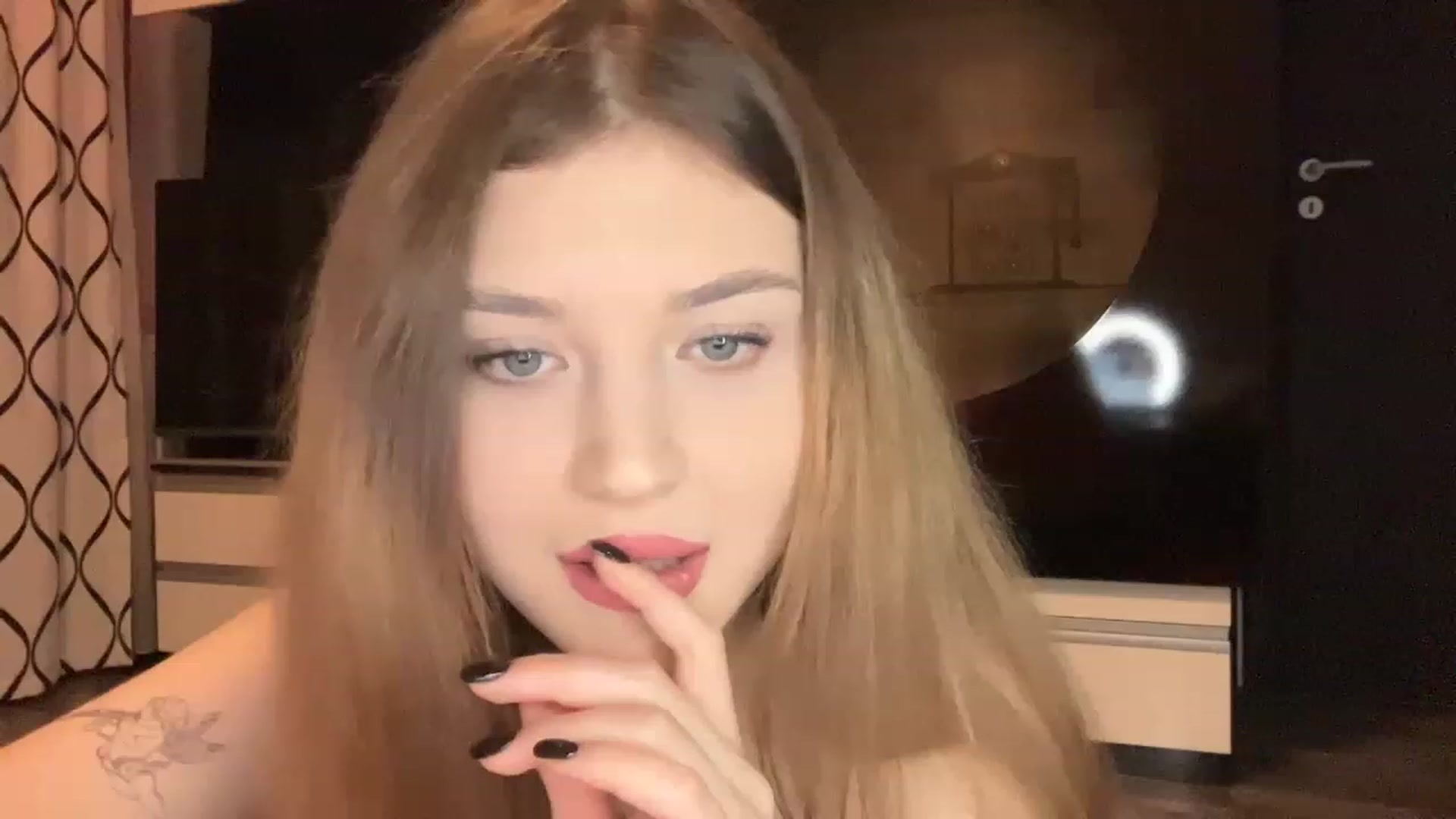Gallery image thumbnail from Cassiopeeia's myfreecams stream on, 02/02/2023, 19:45 image 2 of 20